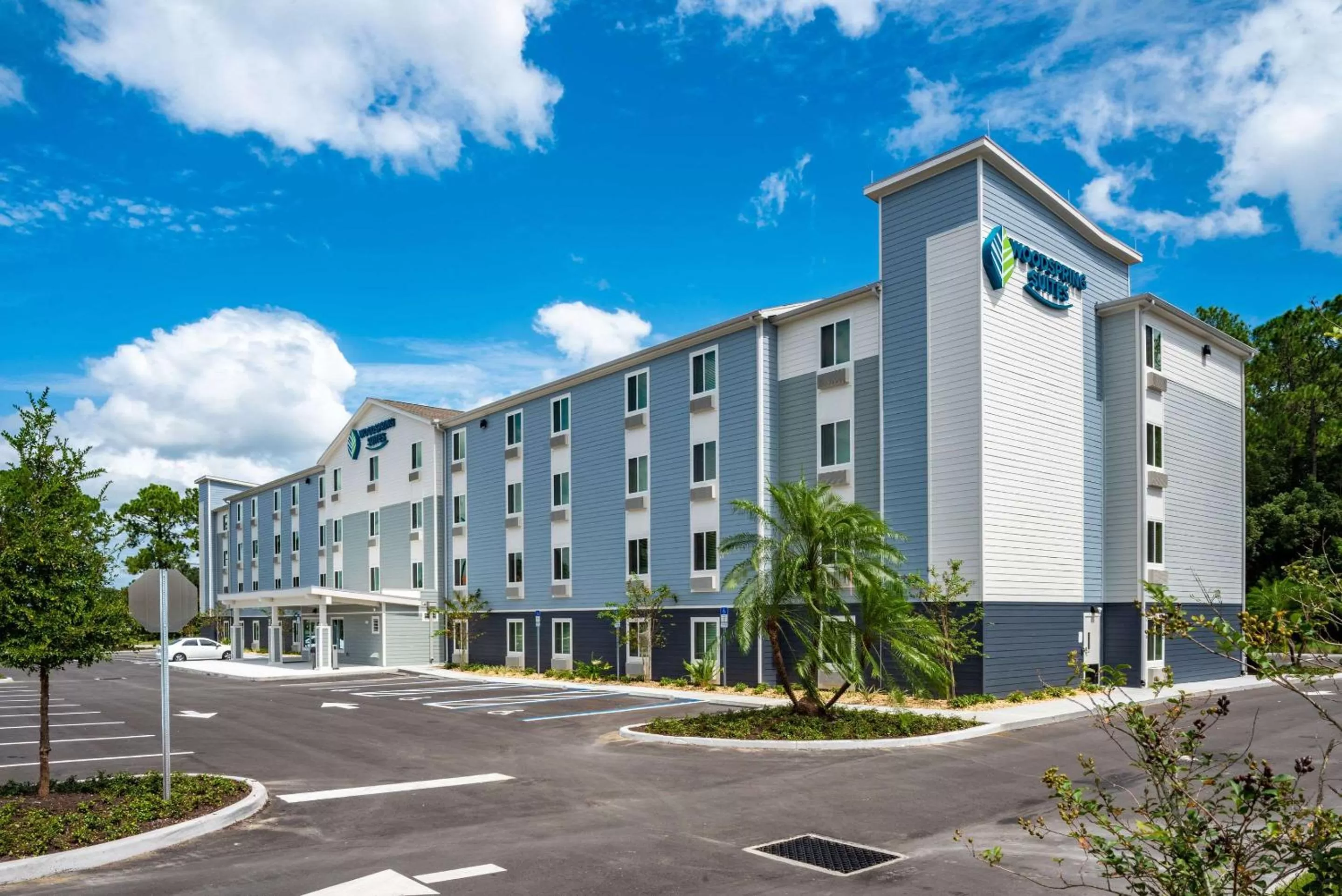 Property building in WoodSpring Suites Sanford North I-4 Orlando Area