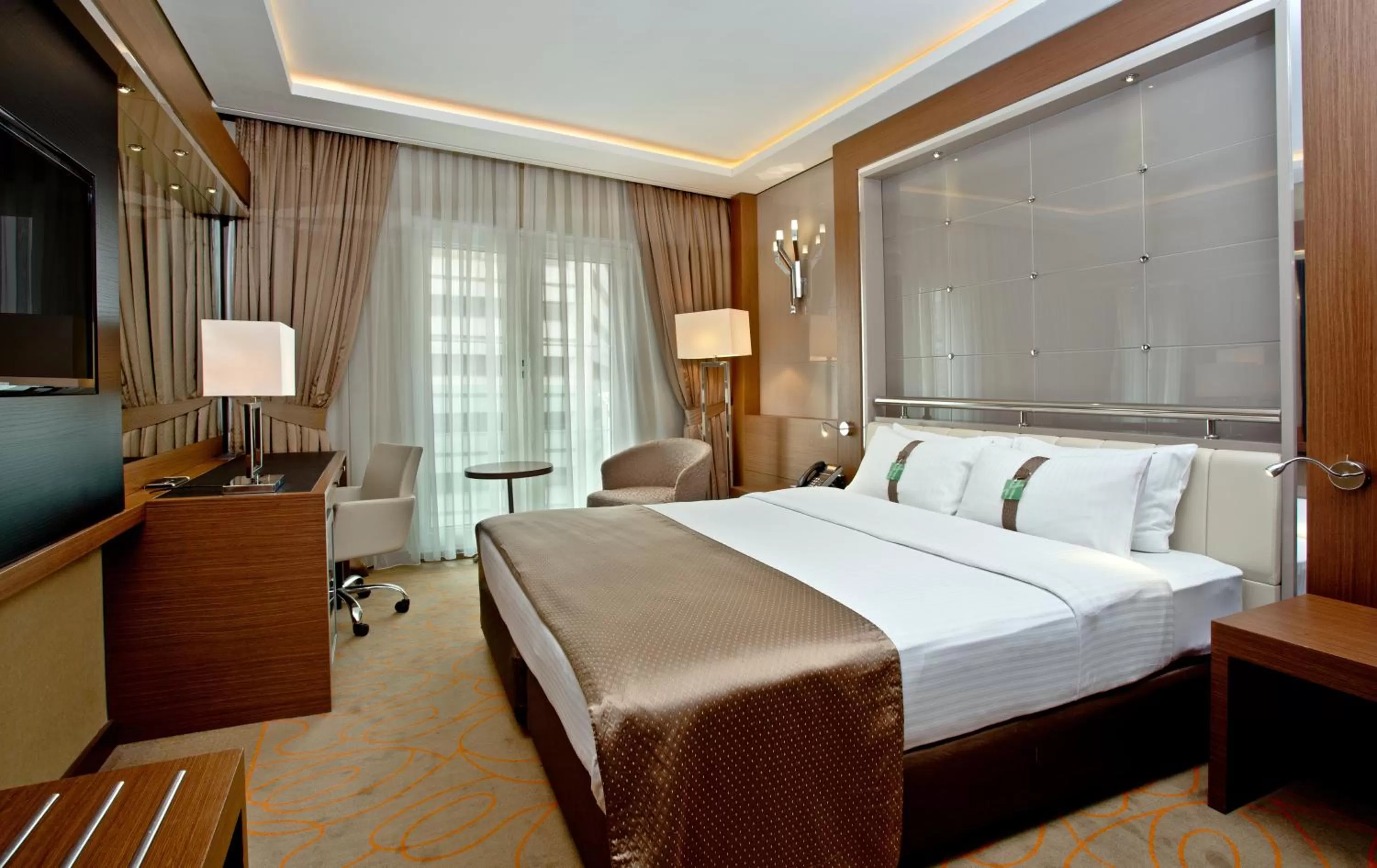 Photo of the whole room, Bed in Holiday Inn Ankara-Kavaklidere by IHG