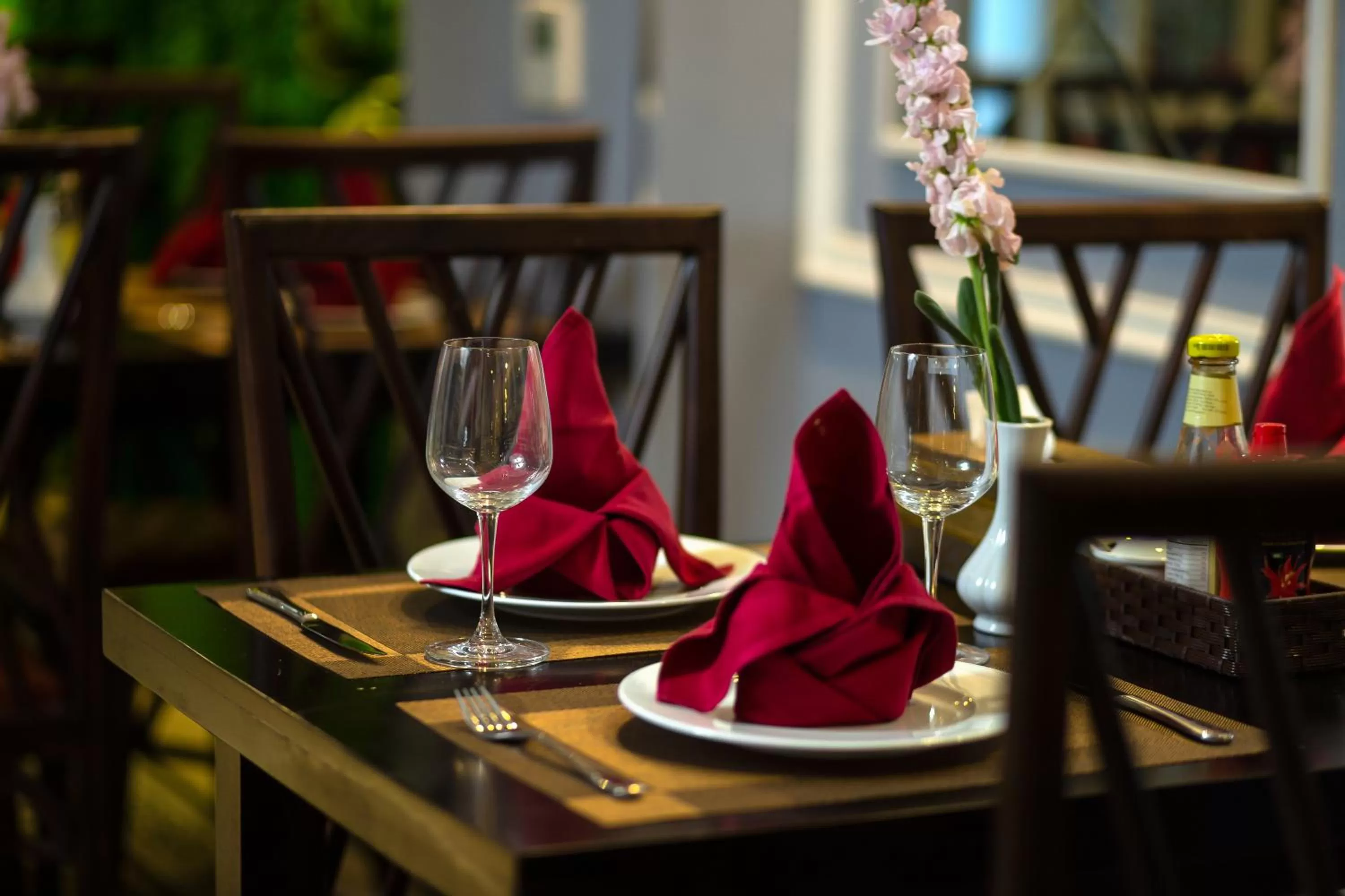 Restaurant/places to eat in 22land Residence Hotel 71 Hang Bong Premium