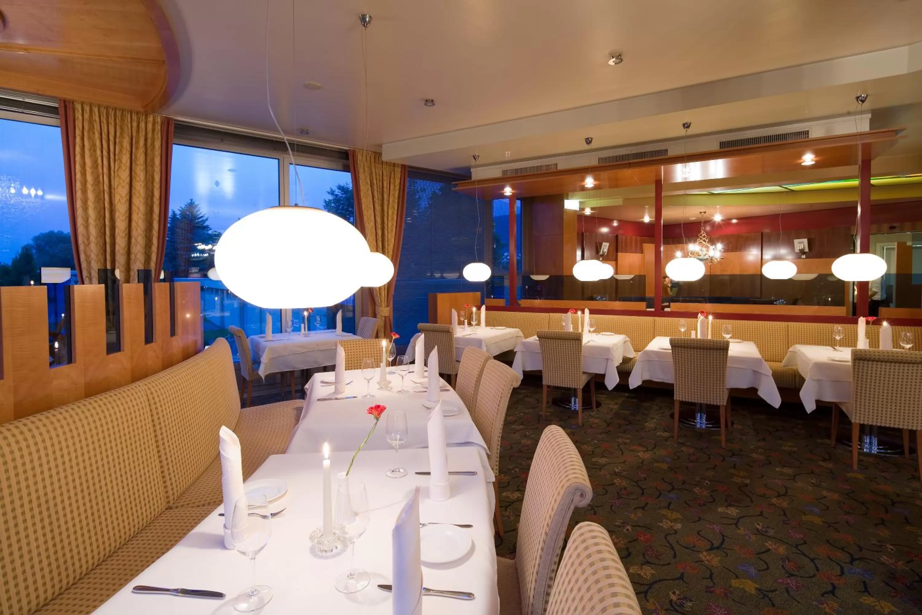 Restaurant/places to eat in Hotel Penz West