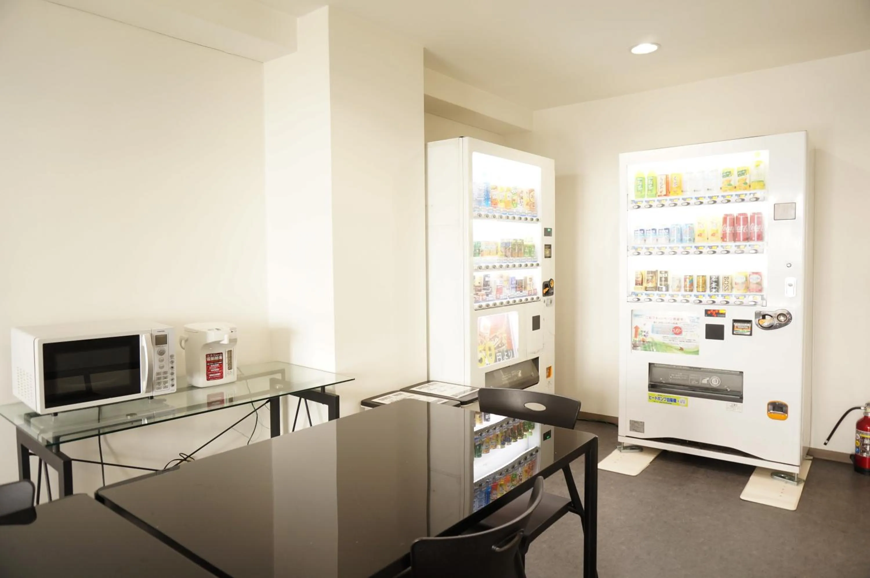 Communal lounge/ TV room in Hotel Shin-Imamiya