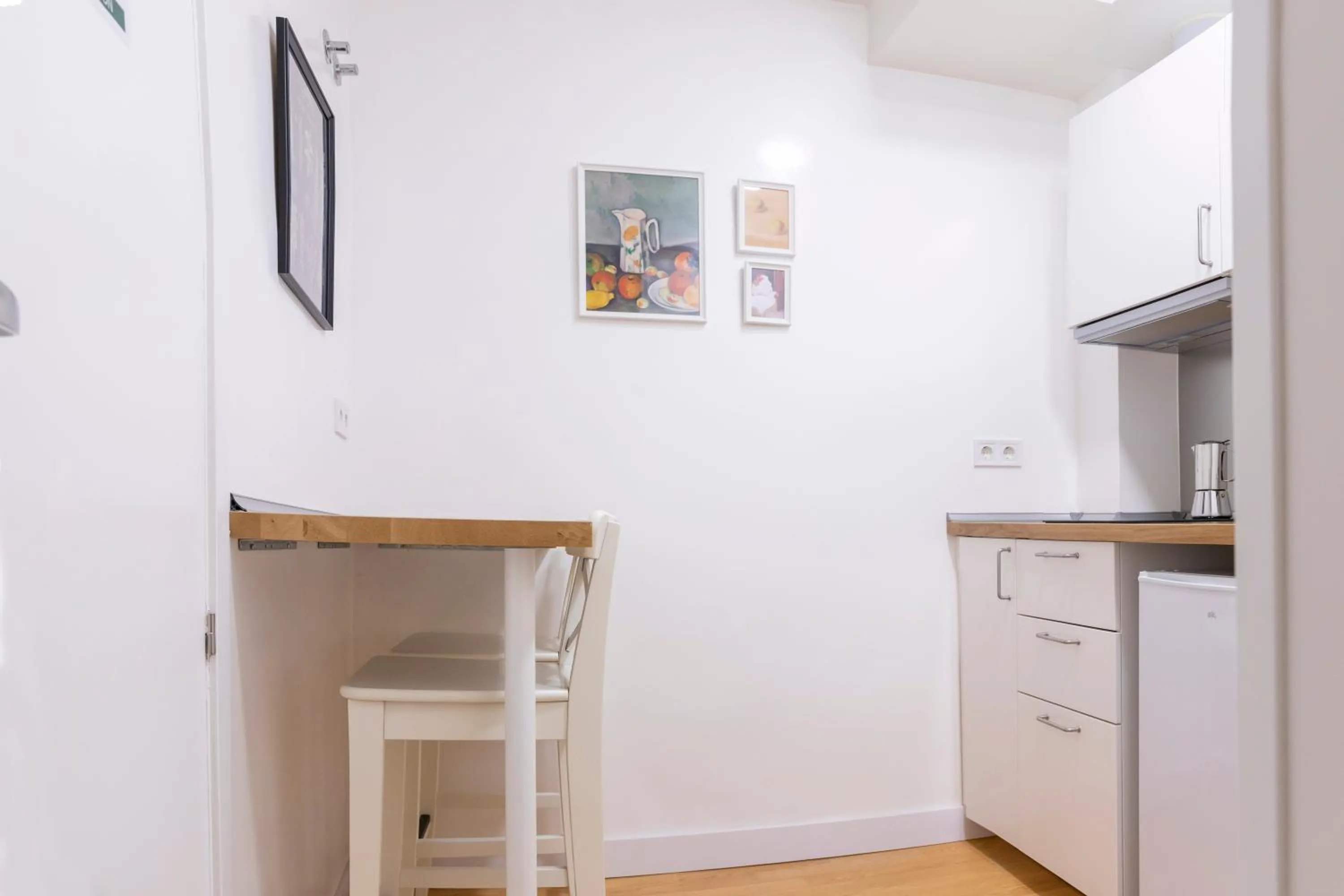 Kitchen or kitchenette in Hostal Montaloya