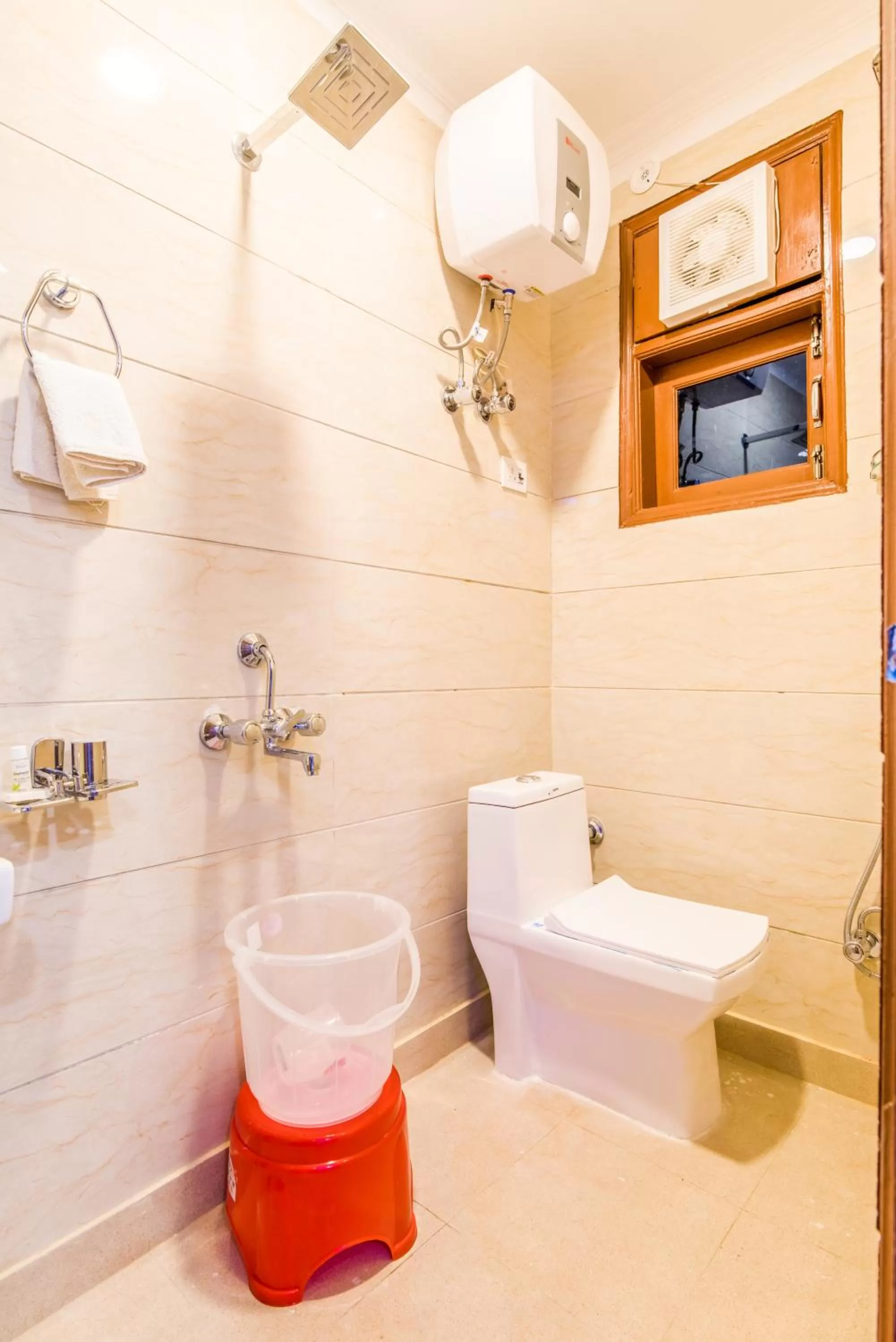 Shower in Hotel Festival Mahipalpur At Delhi Airport