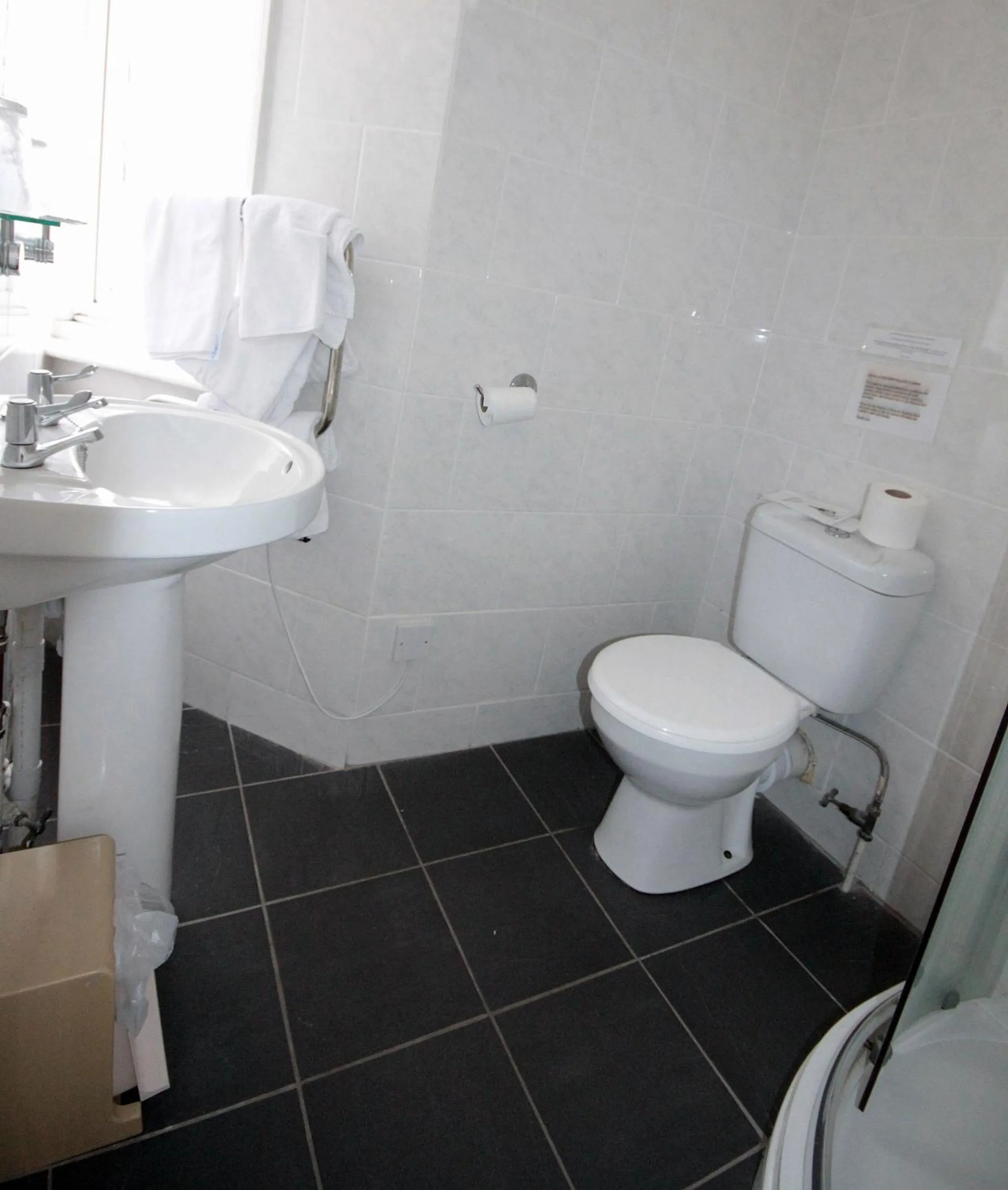 Bathroom in OYO Marine Parade Hotel, Eastbourne Pier