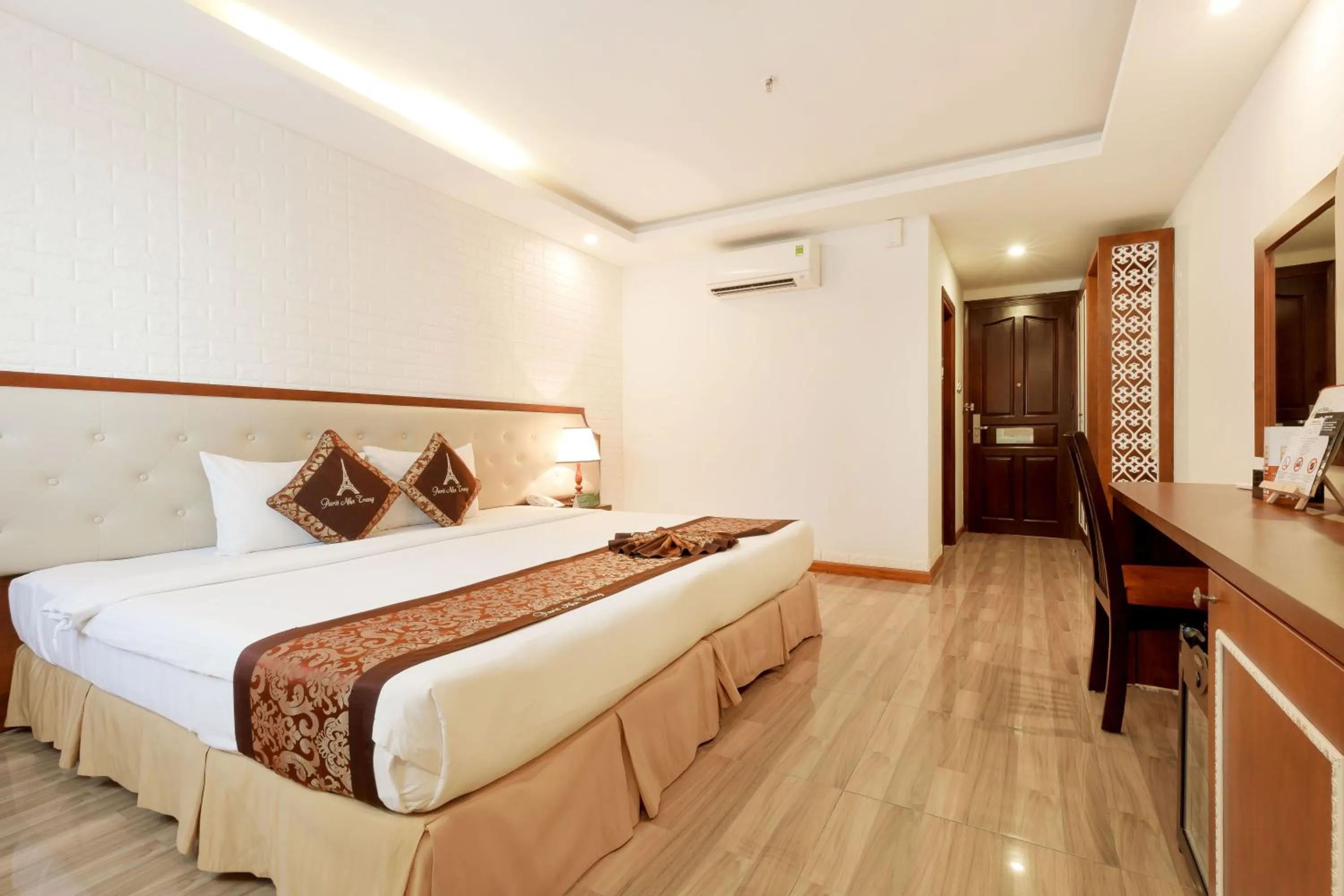 Bed in Paris Luxury Hotel & Apartment Nha Trang