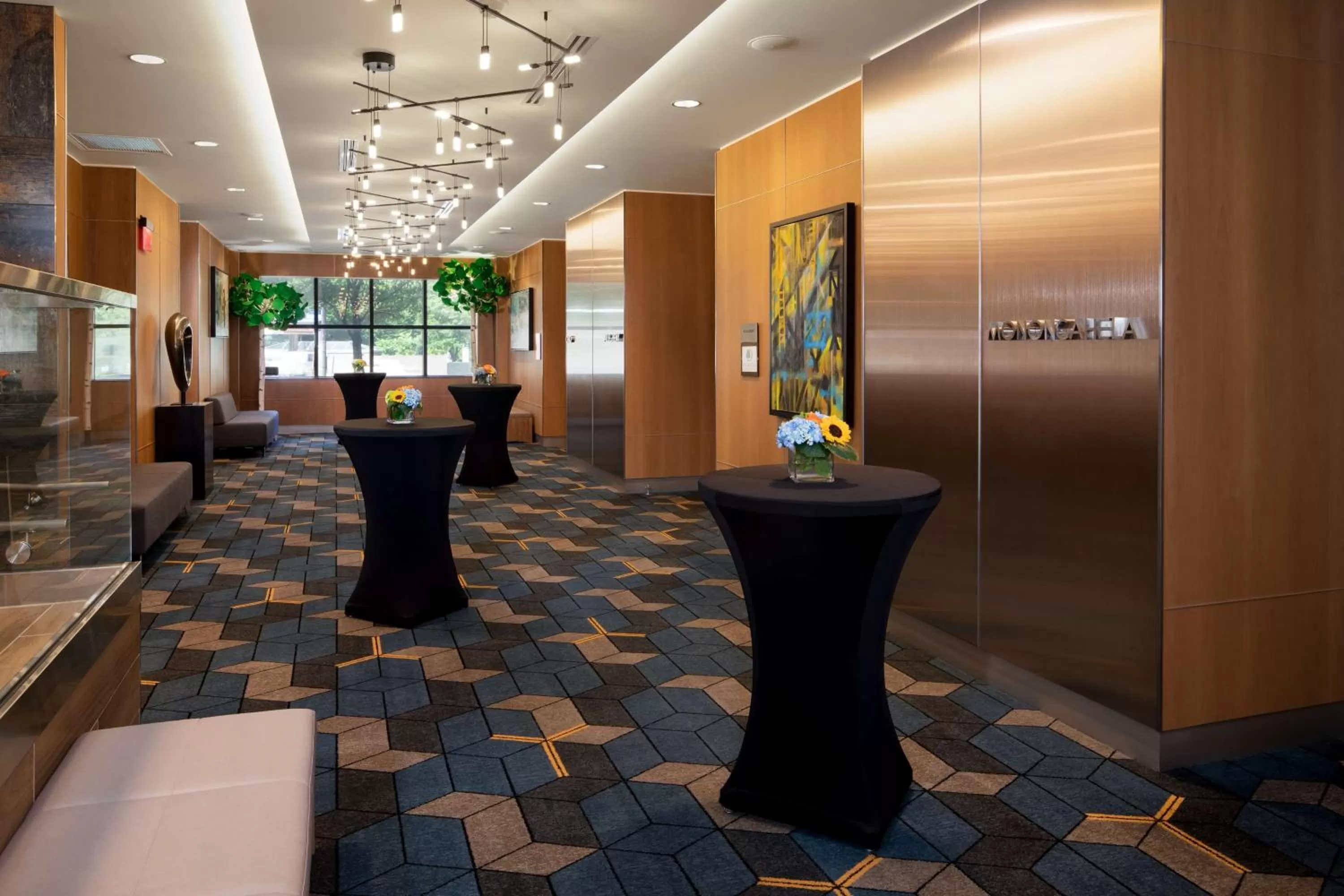 Meeting/conference room in DoubleTree by Hilton Hotel & Suites Pittsburgh Downtown