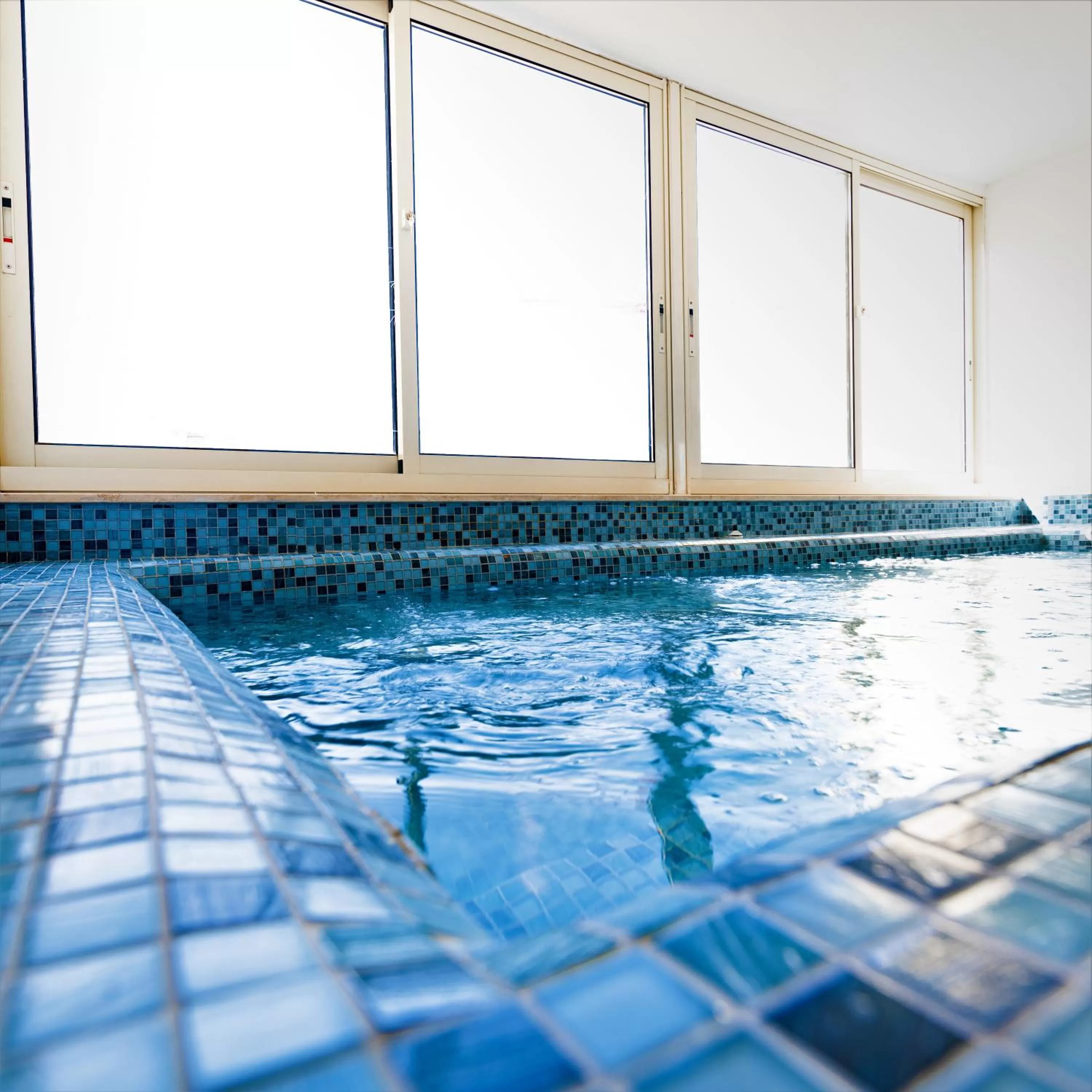 Swimming pool in Bayview Hotel by ST Hotels