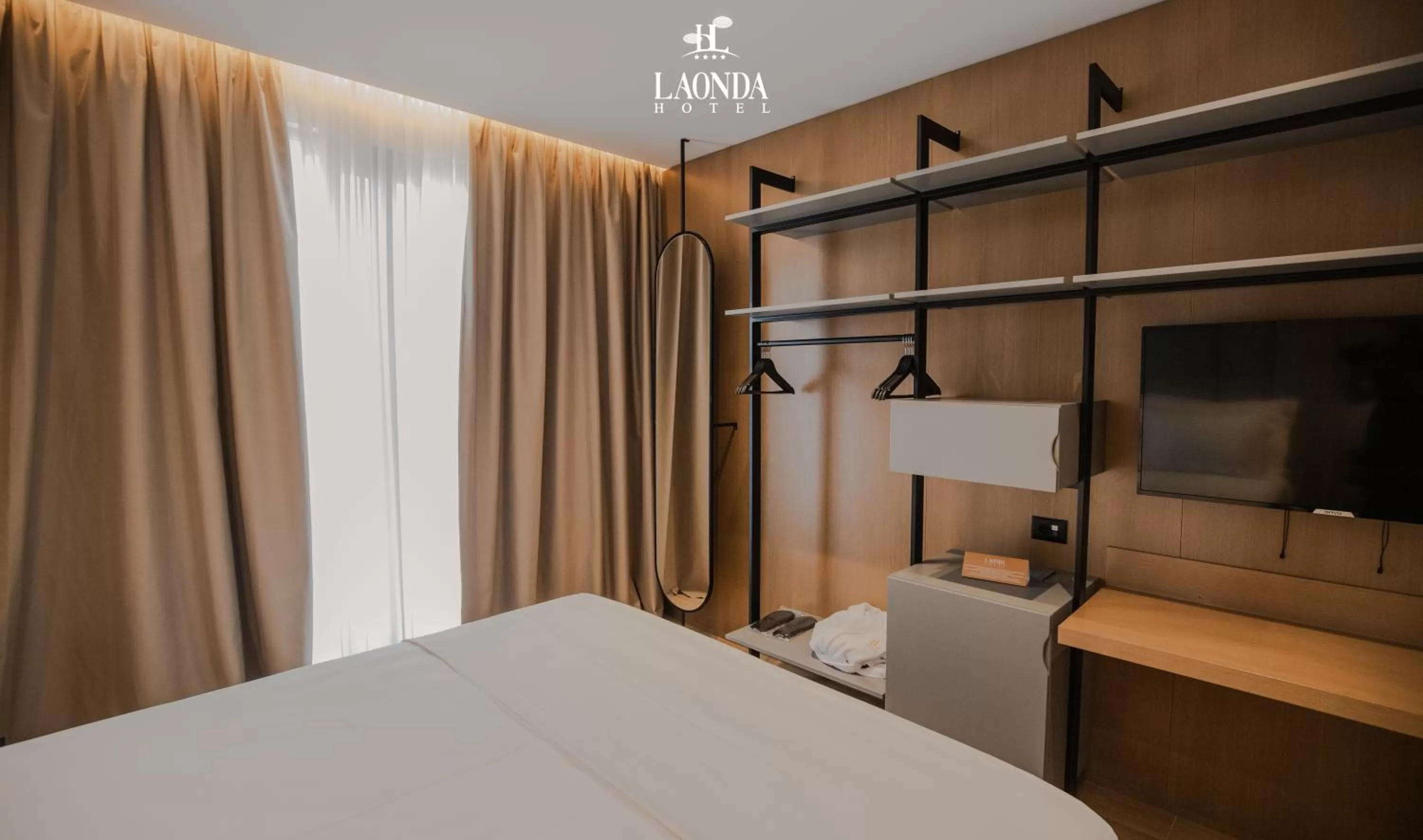 TV and multimedia, Bed in La Onda Hotel Durres