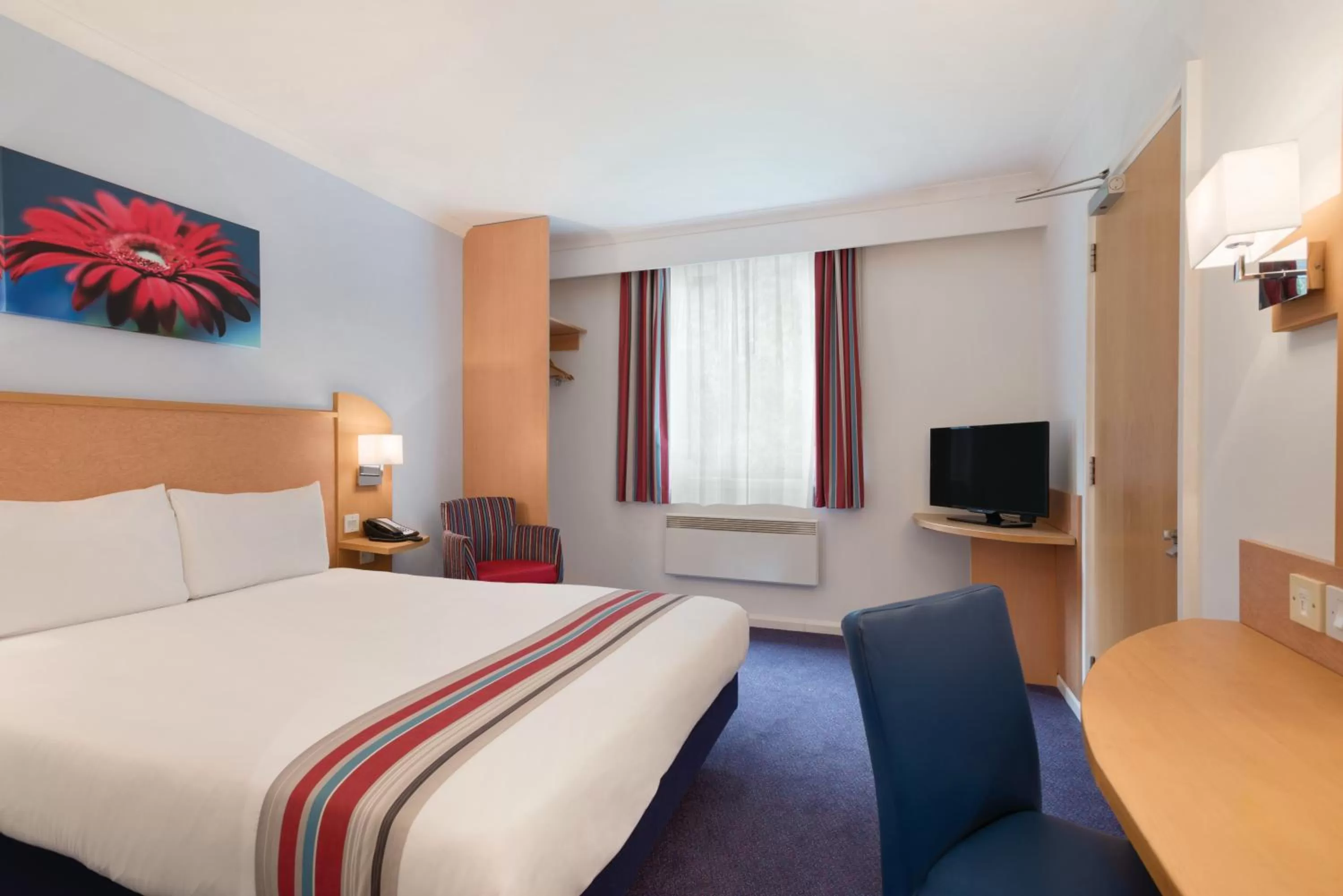 Photo of the whole room, Bed in Ramada Wakefield