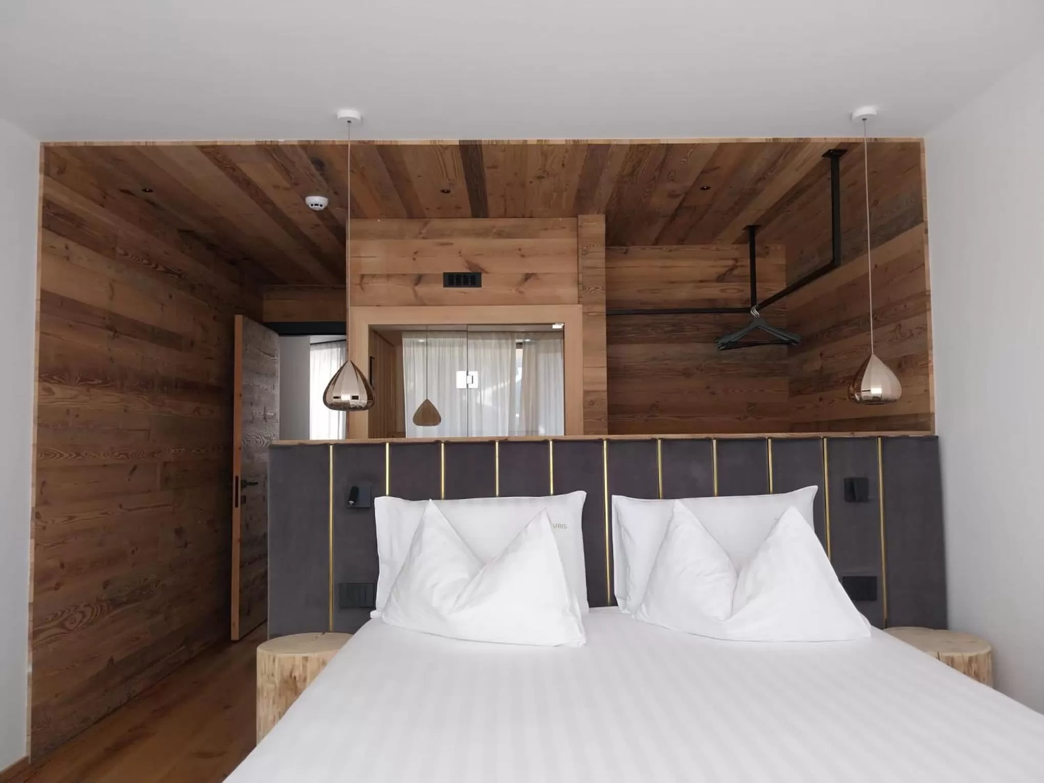 Bed in Alpuris - Your Boutique Suite - Hotel B&B