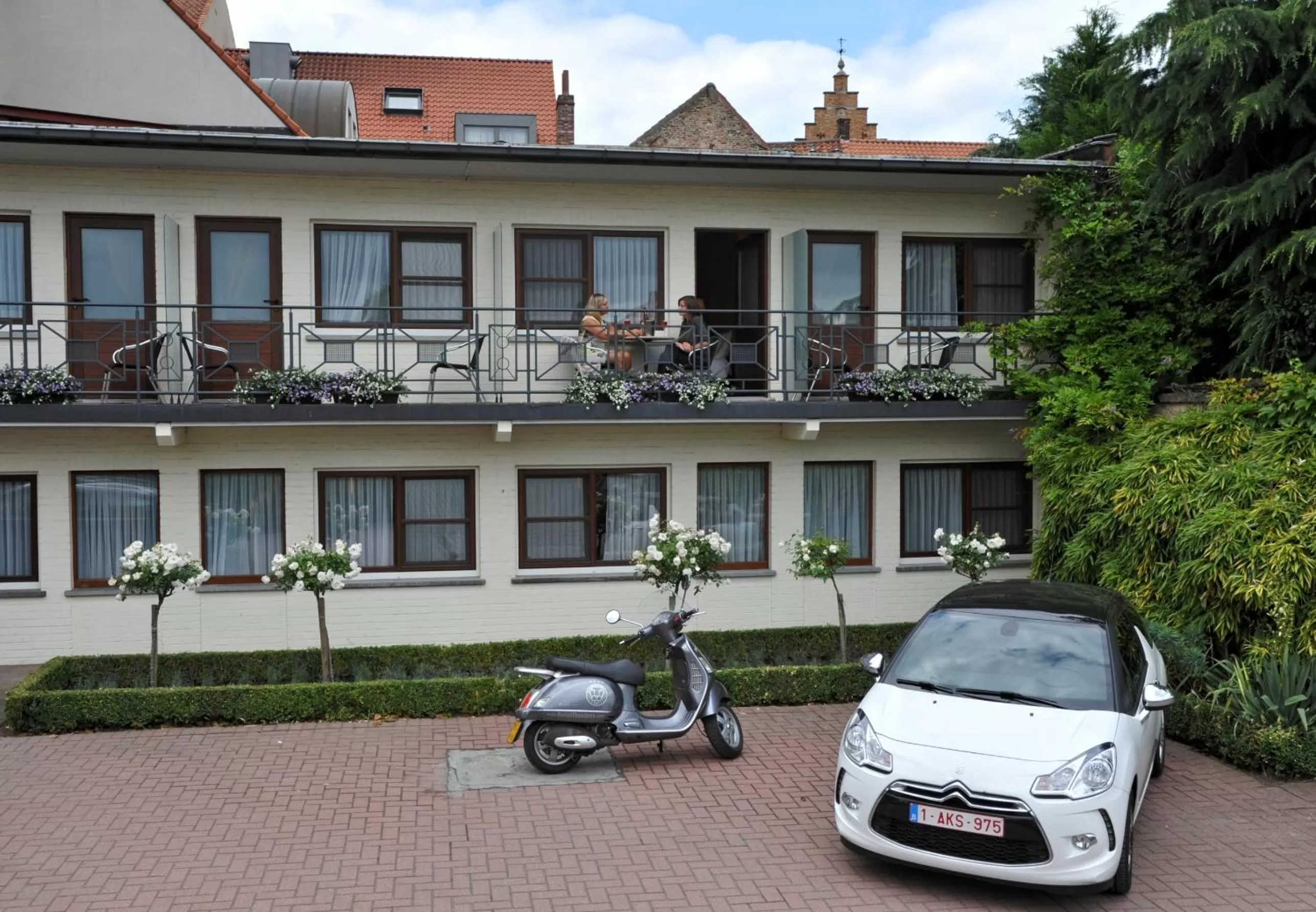 Property building in Flanders Hotel