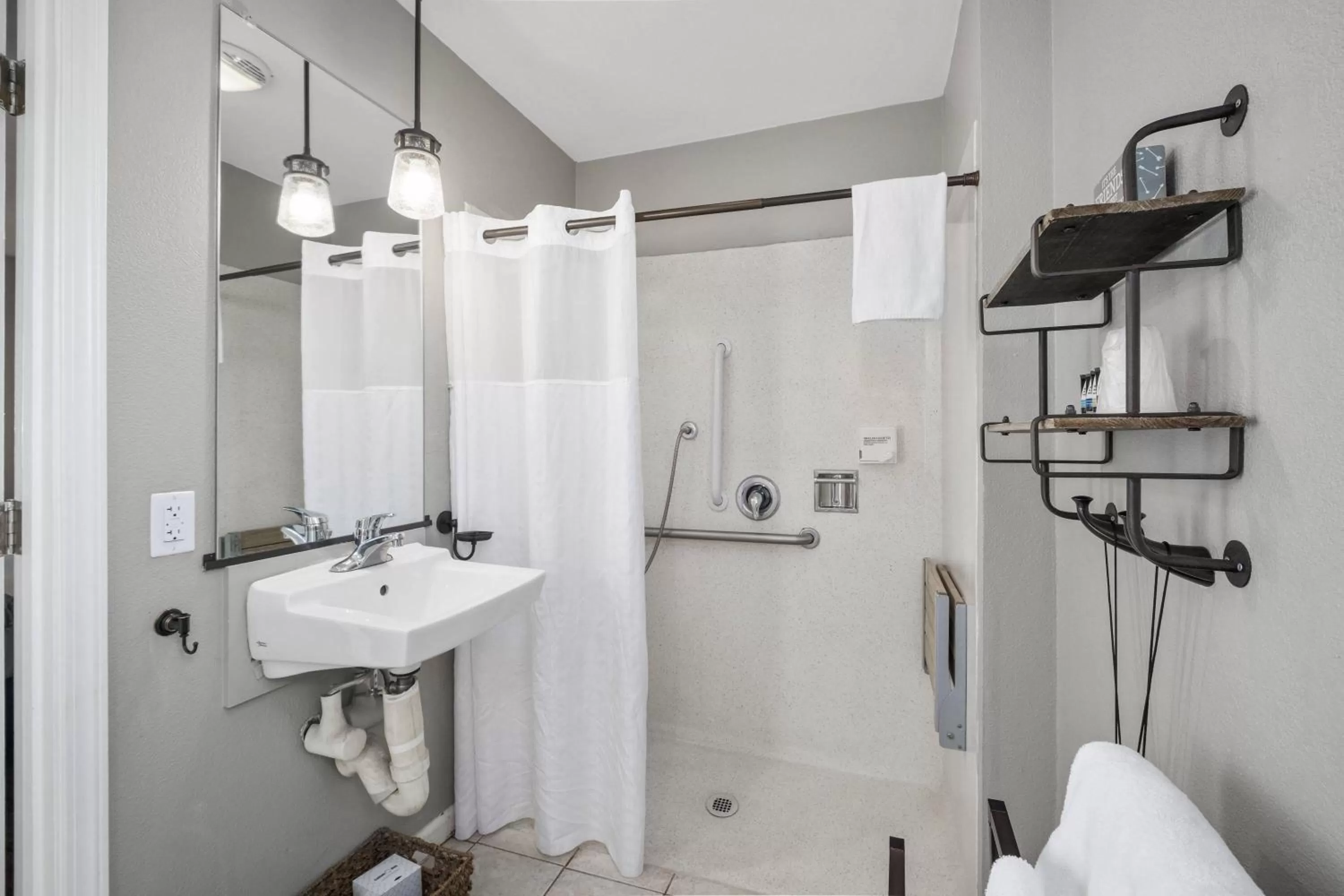 Shower in Resthaven Tahoe