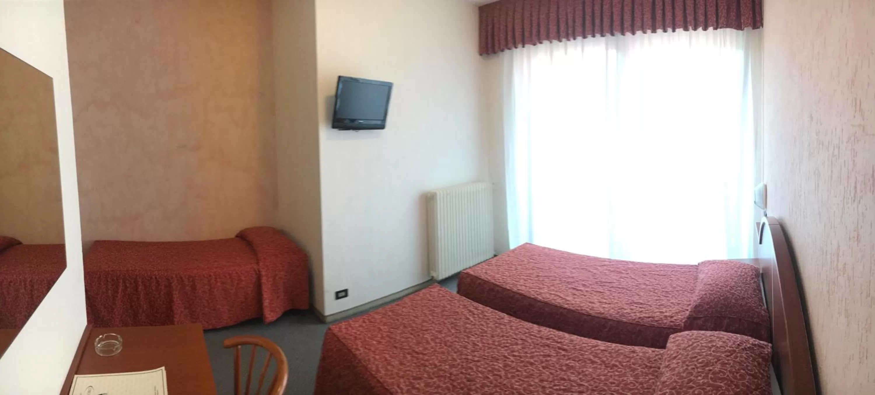 Bed in Albergo Valle d'Oro