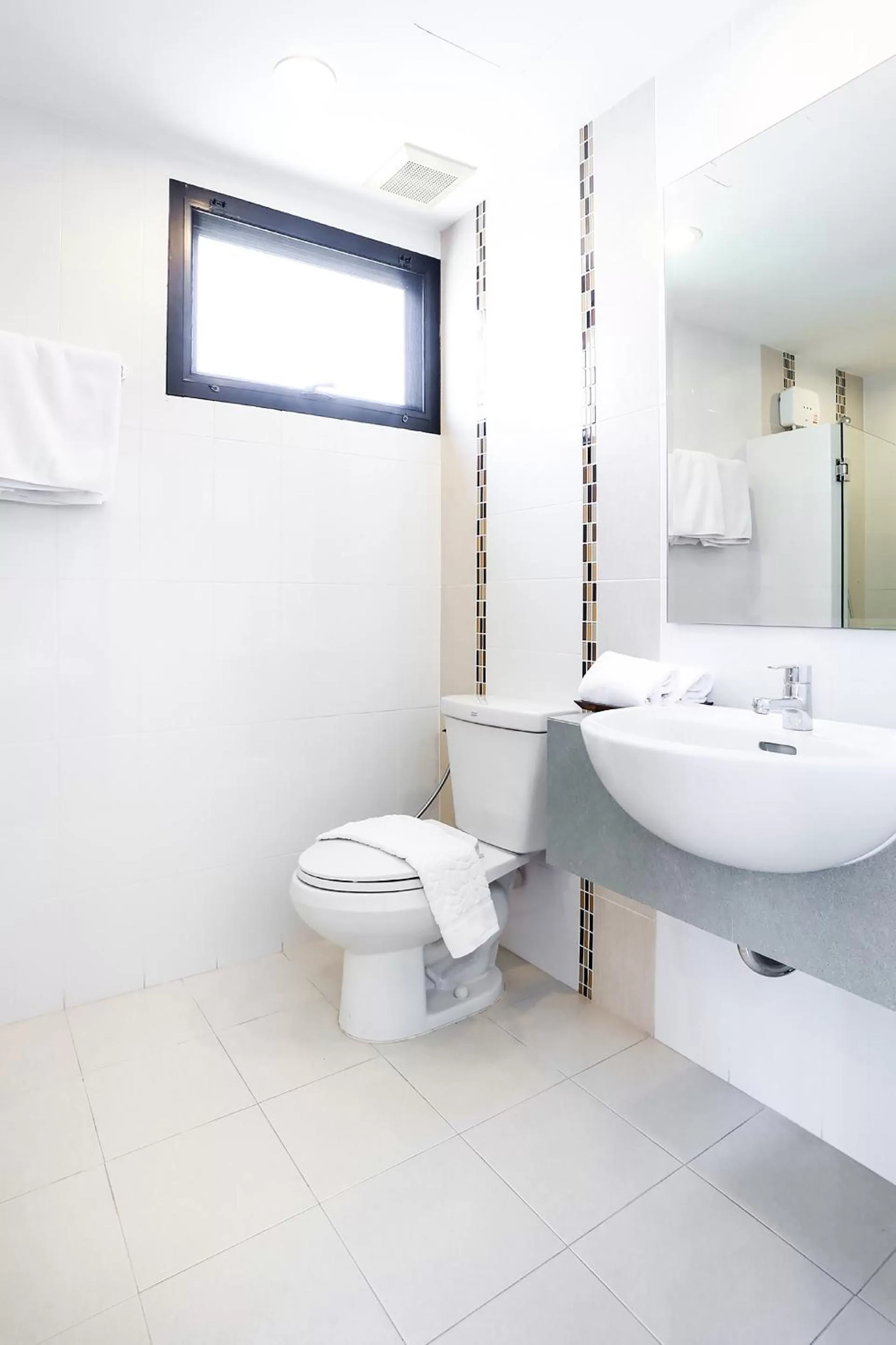 Bathroom in V-twin Donjan Service Apartment