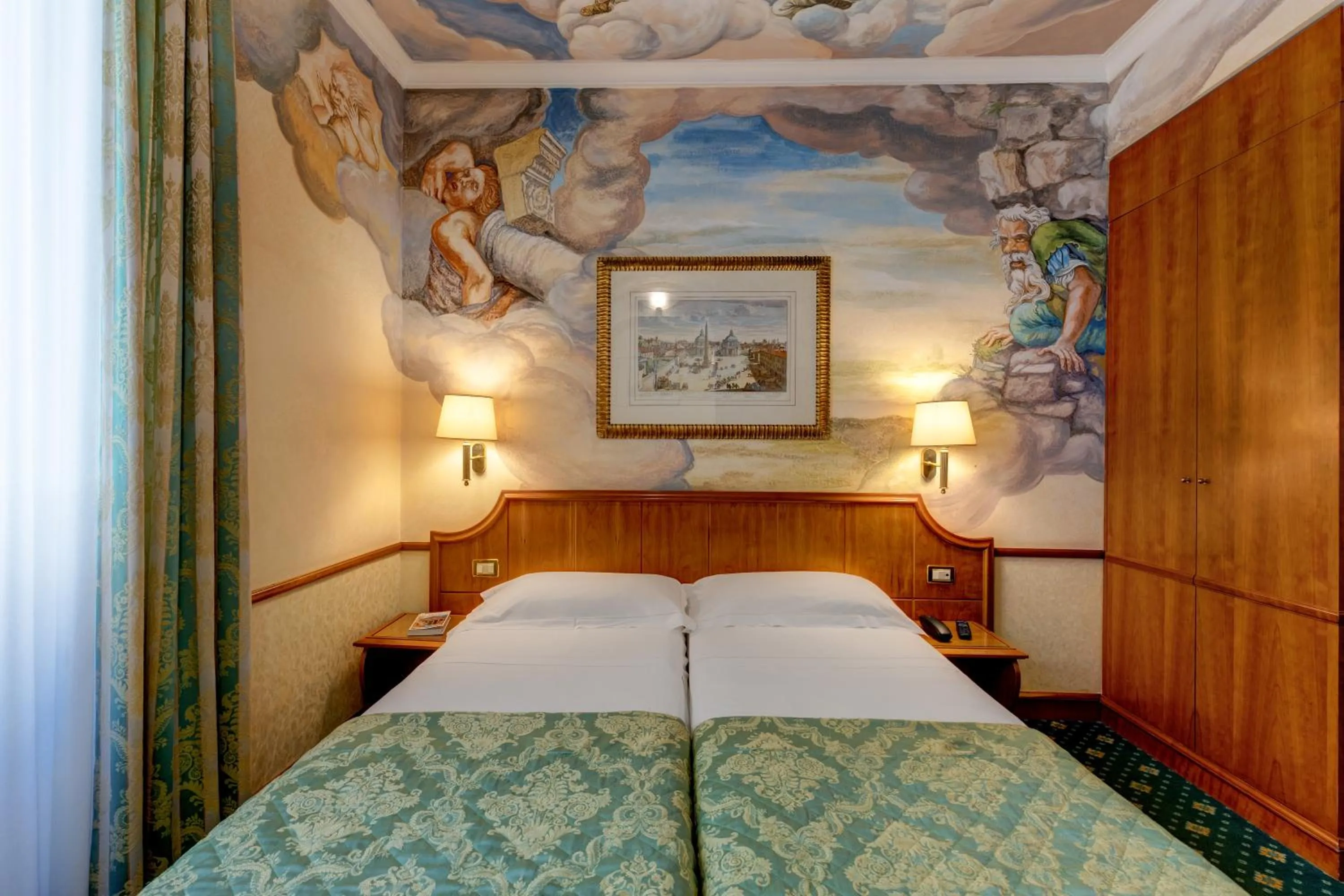 Photo of the whole room, Bed in Hotel Amalfi