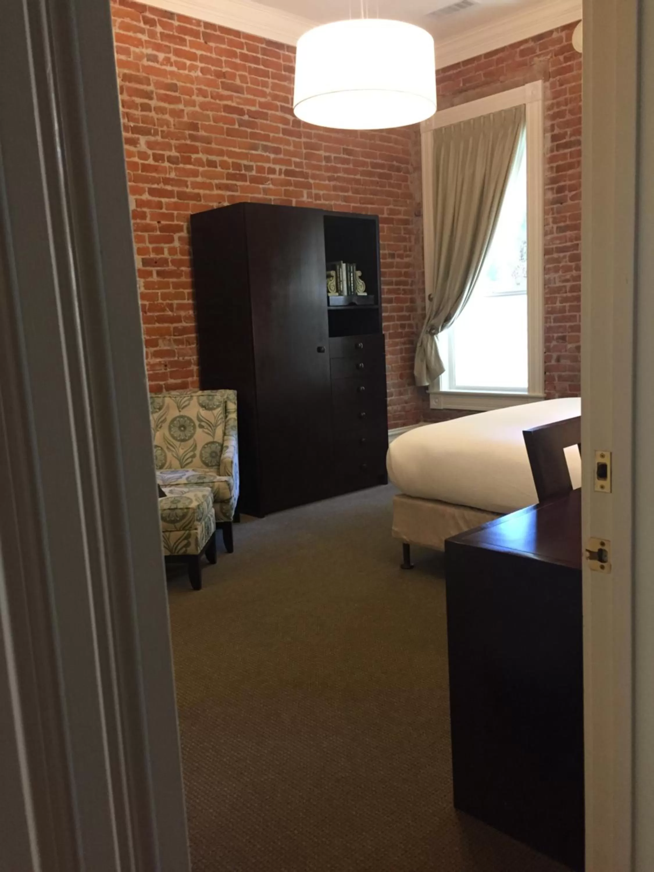 Healdsburg King (ADA) - single occupancy in Healdsburg Inn on the Plaza, A Four Sisters Inn