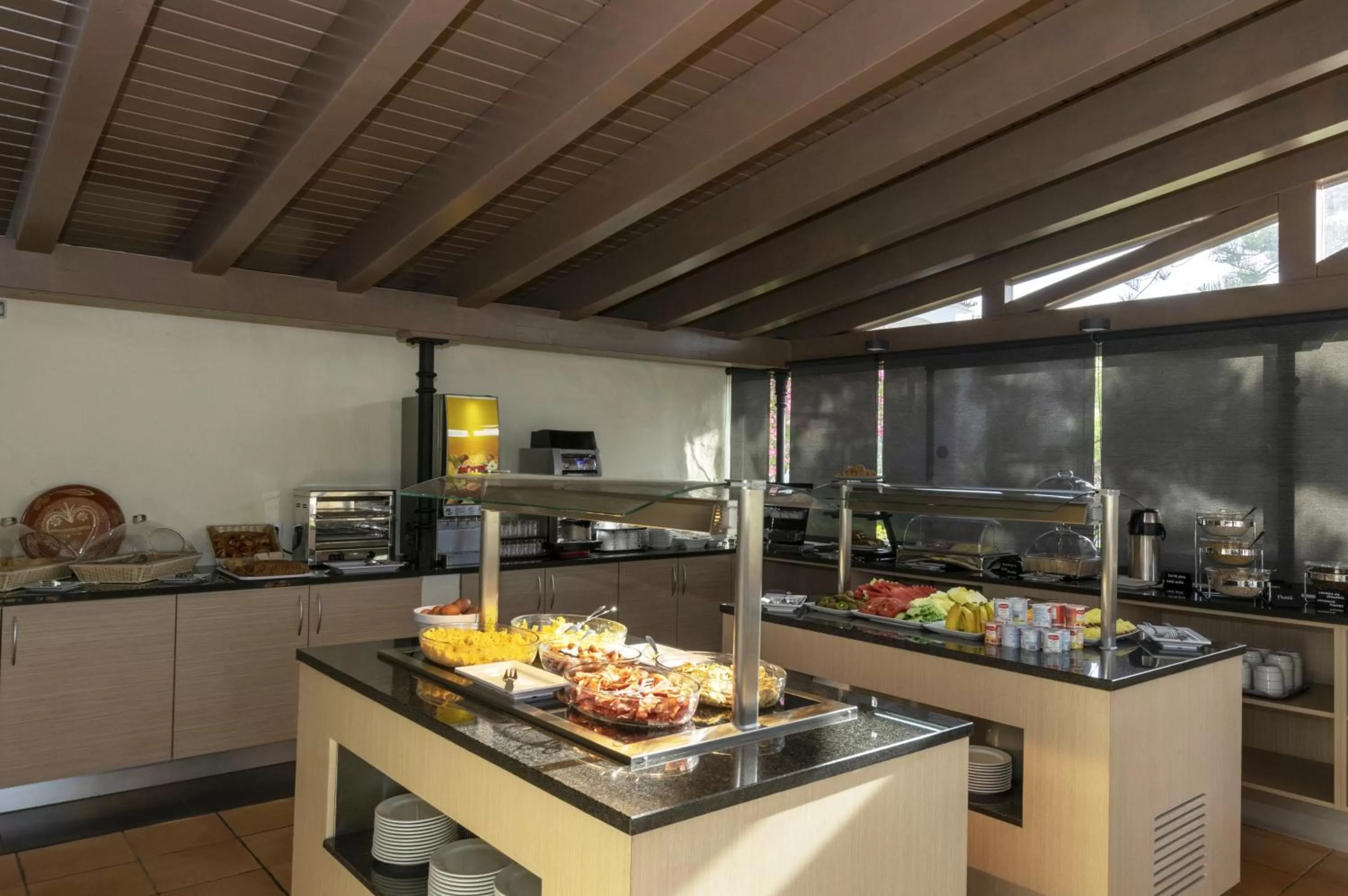 Food and drinks in Rocha Brava Village Resort