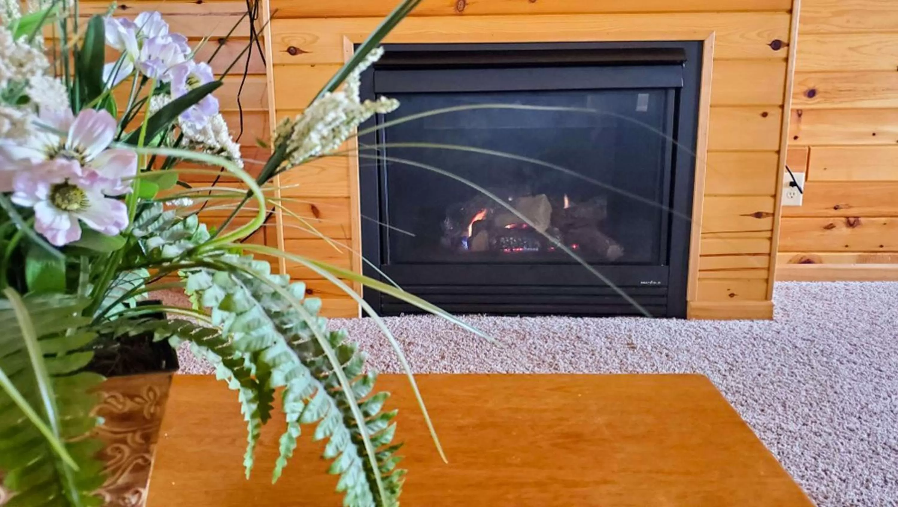 Photo of the whole room in Jasper Ridge Inn Ishpeming