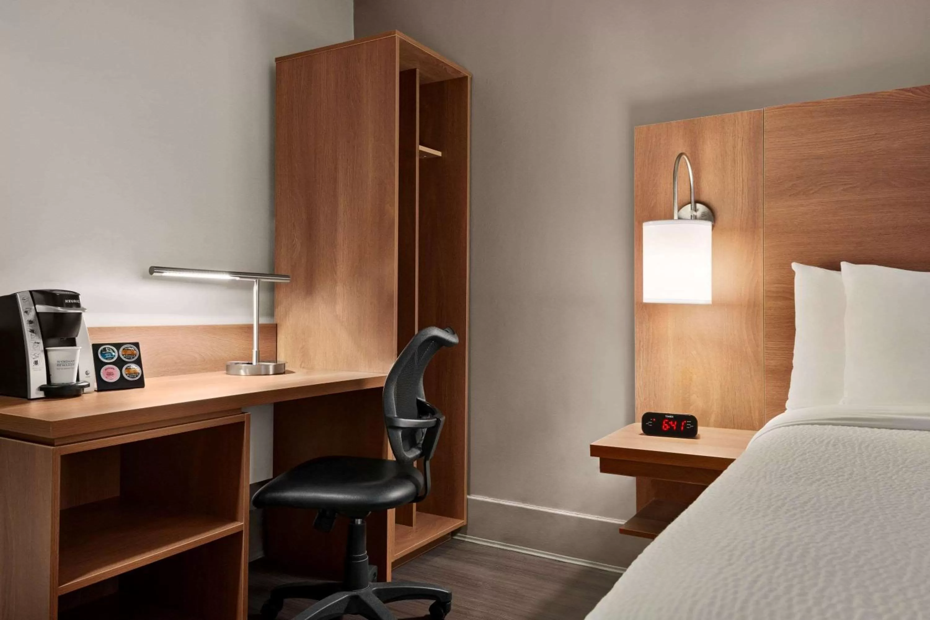 Photo of the whole room, Bed in Days Inn by Wyndham Vancouver Downtown