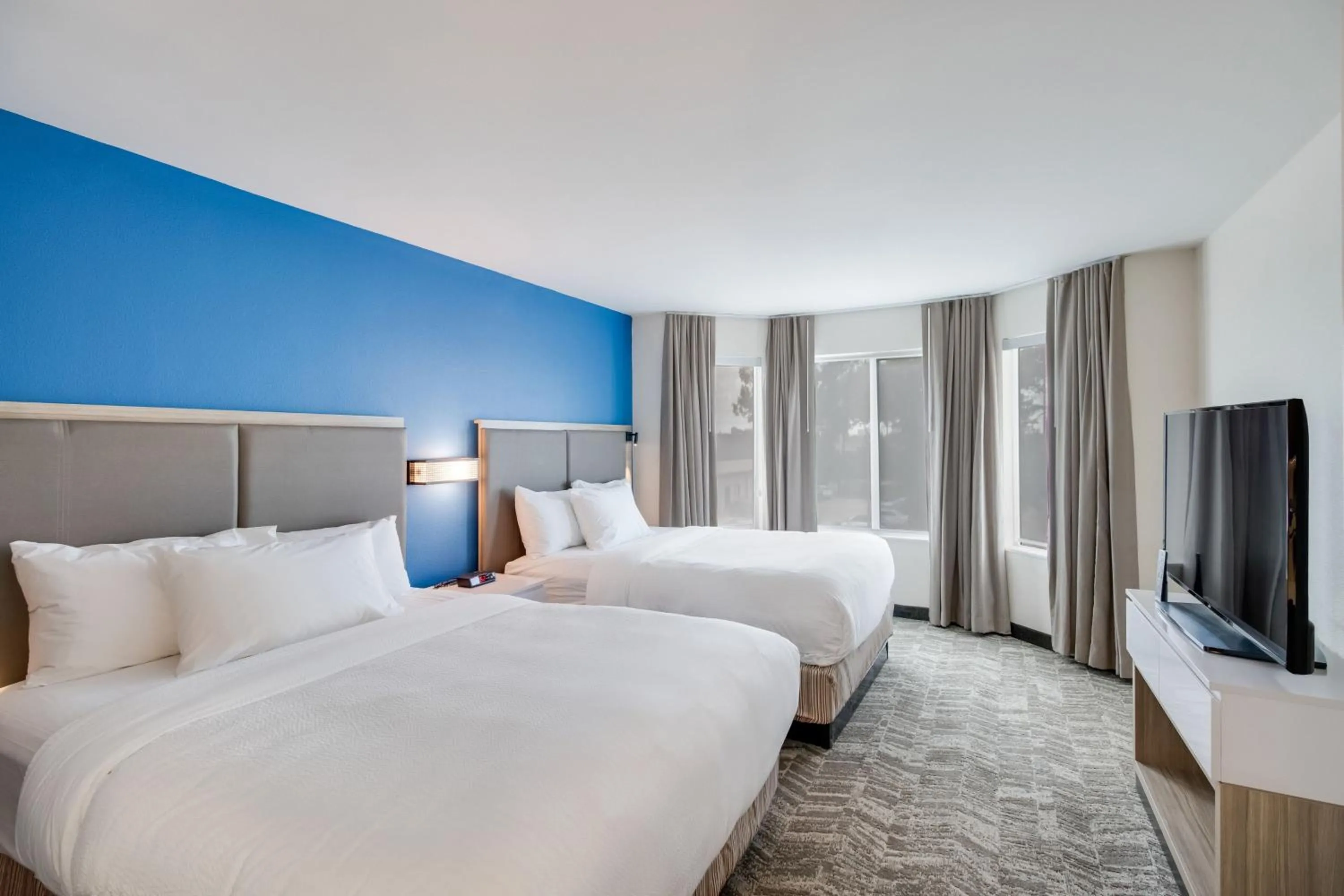 Bedroom, Bed in SpringHill Suites by Marriott Dallas NW Highway at Stemmons / I-35East