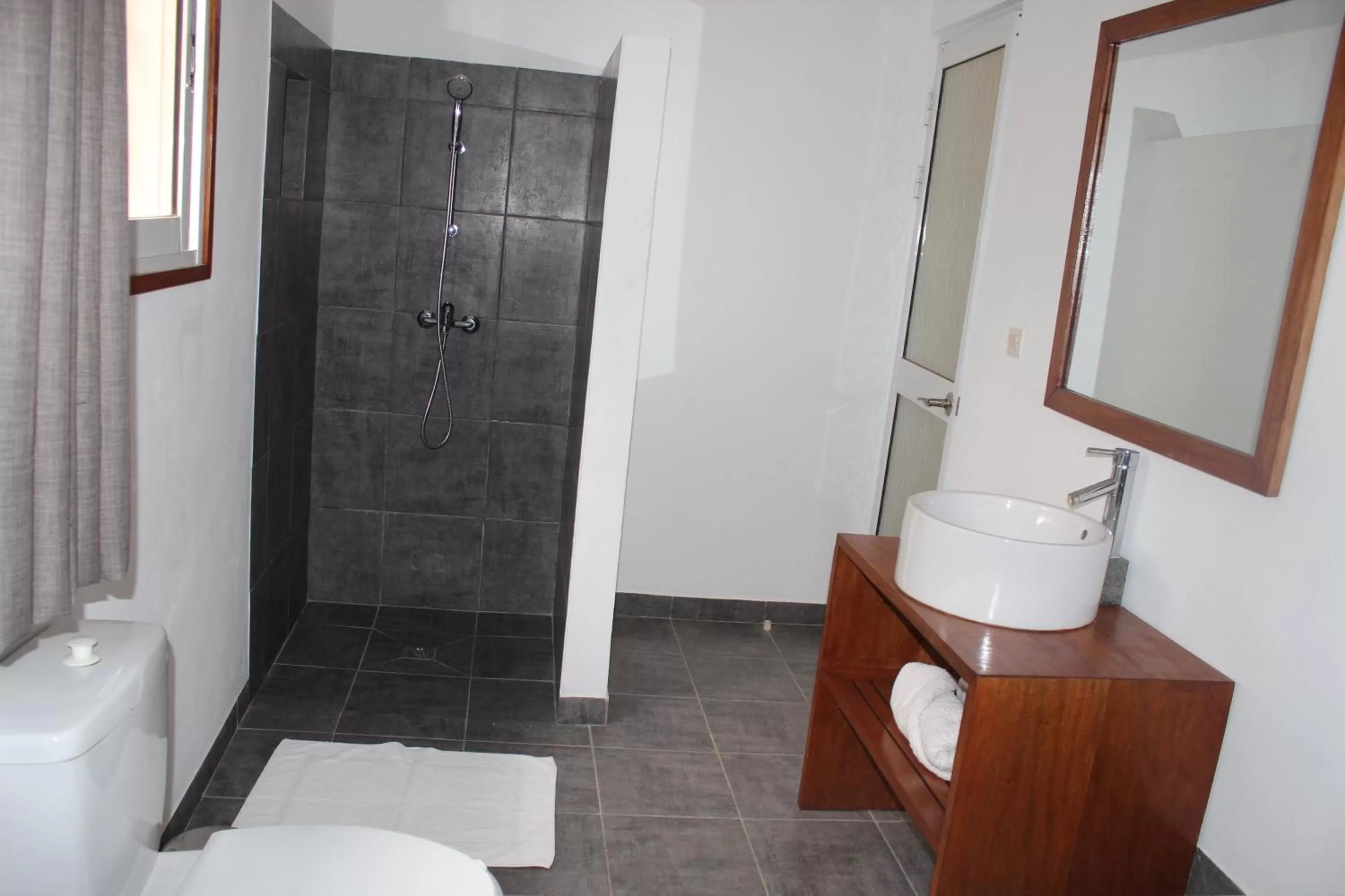 Riviera Garden Hotel Ivato Airport