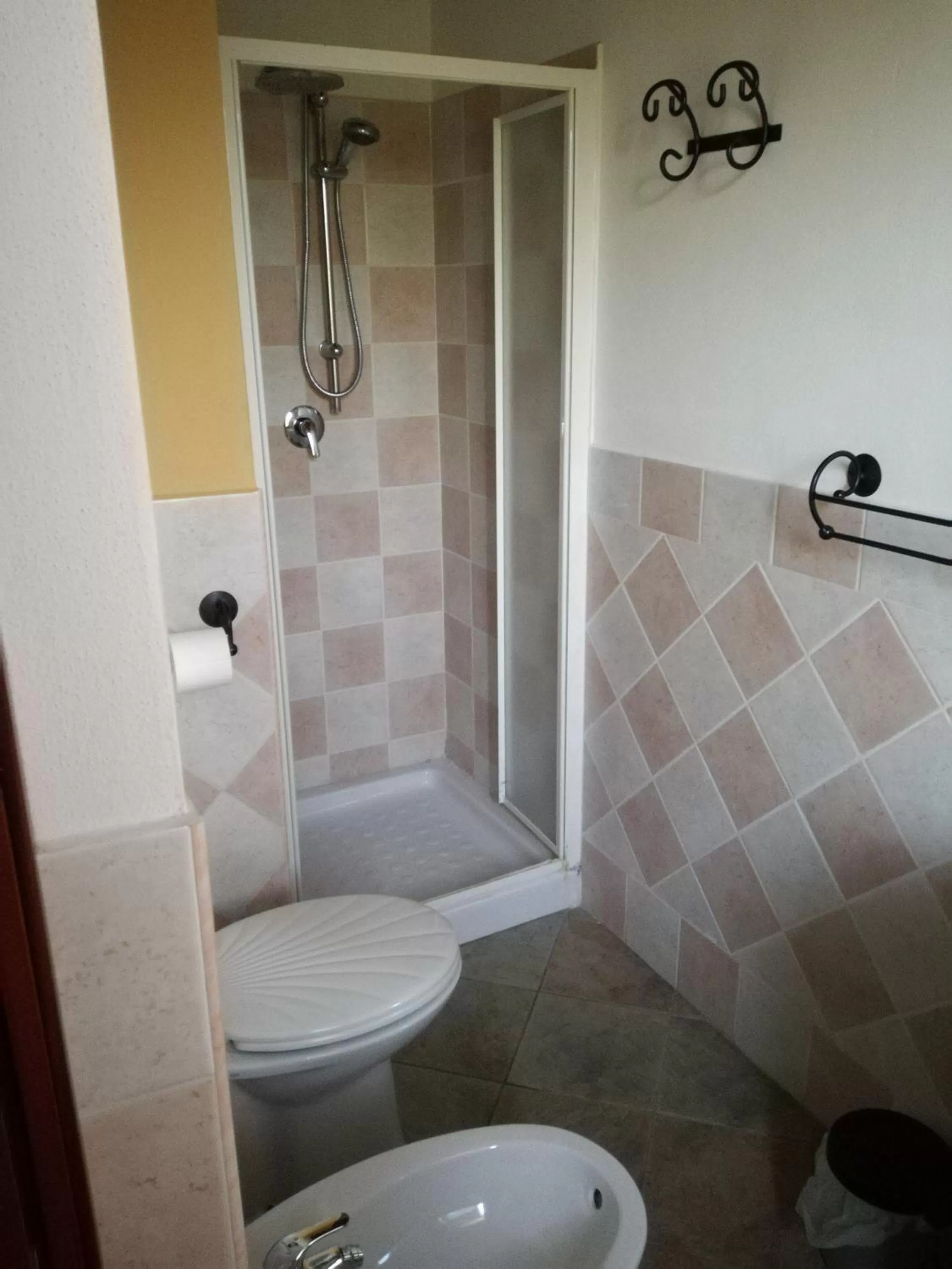 Shower in B&B funtanadetalia