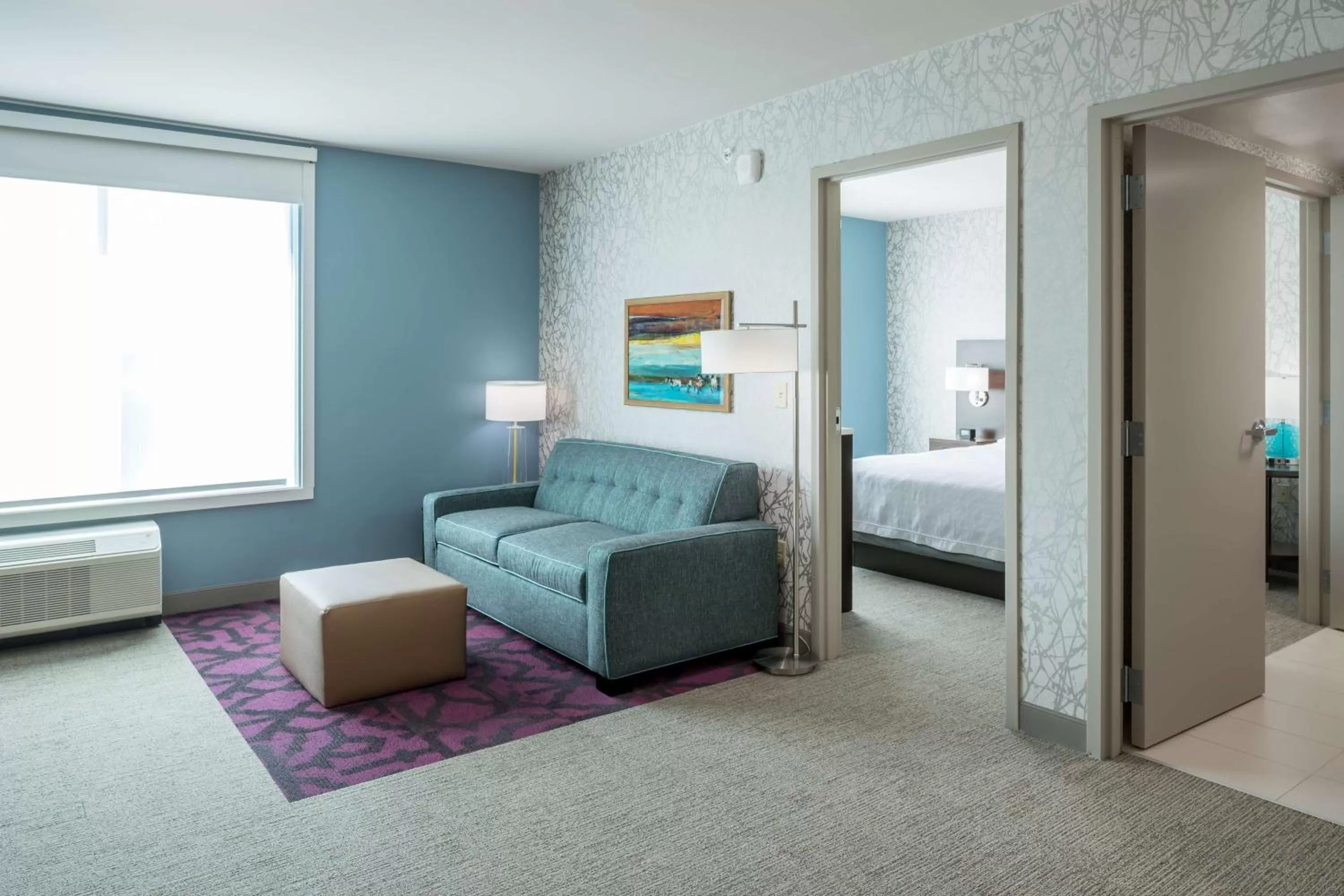 Living room, Bed in Home2 Suites by Hilton Fort Worth Cultural District