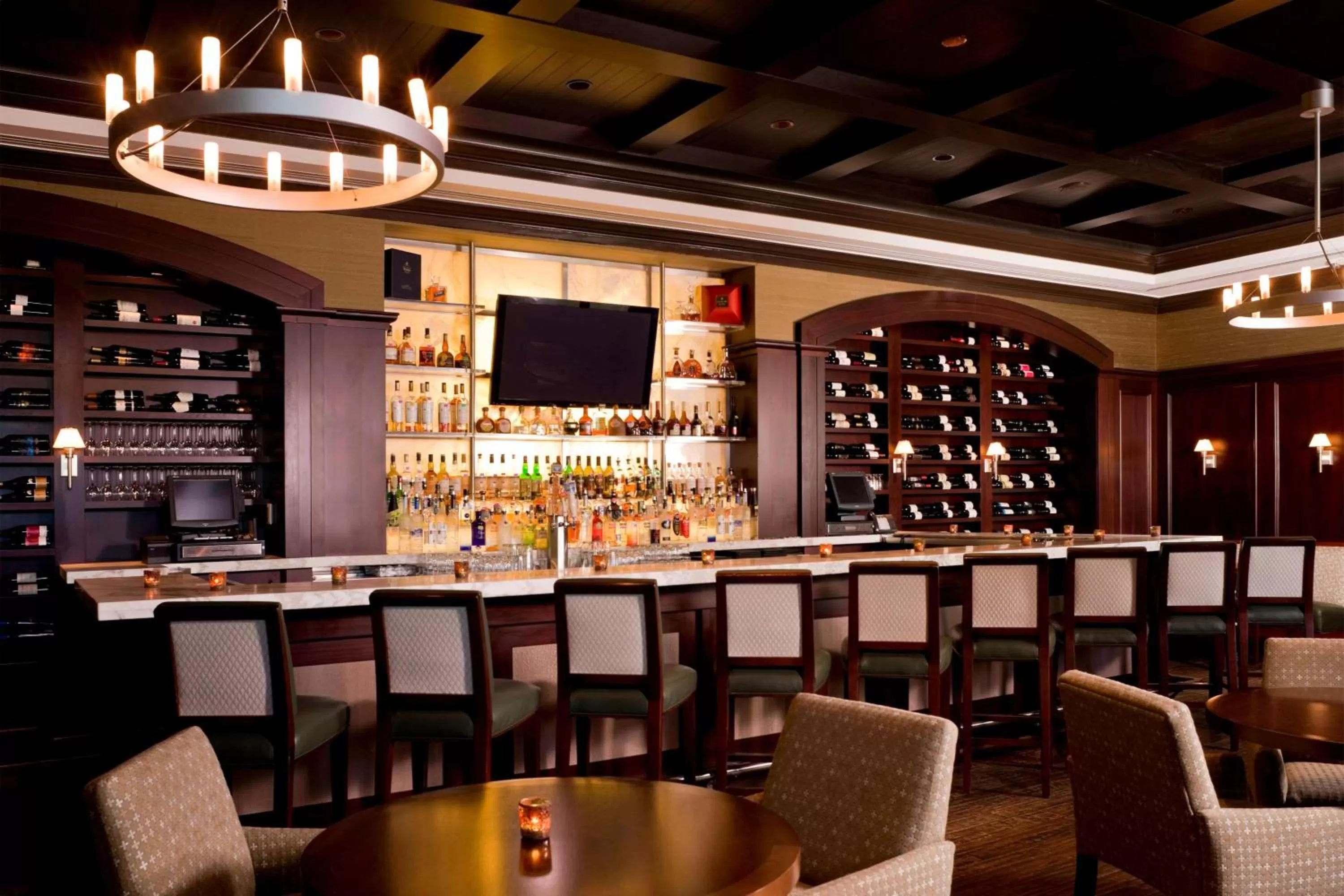 Lounge or bar in The Ballantyne, a Luxury Collection Hotel, Charlotte