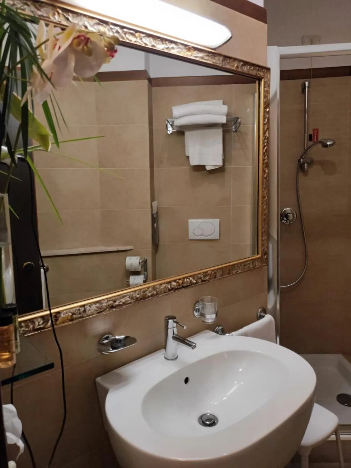 Bathroom in Hotel Ghironi