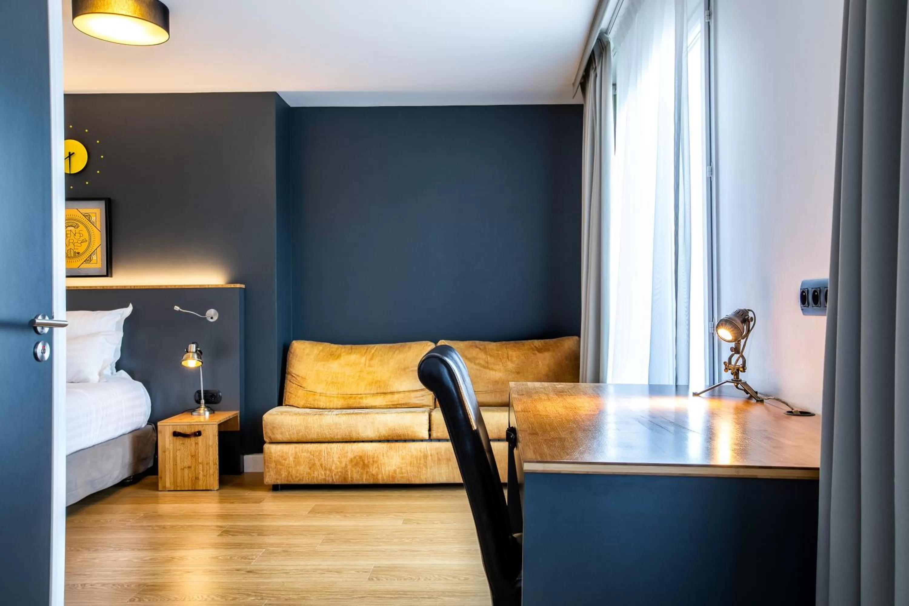 Bedroom, Bed in Best Western Plus Suitcase Paris La Défense