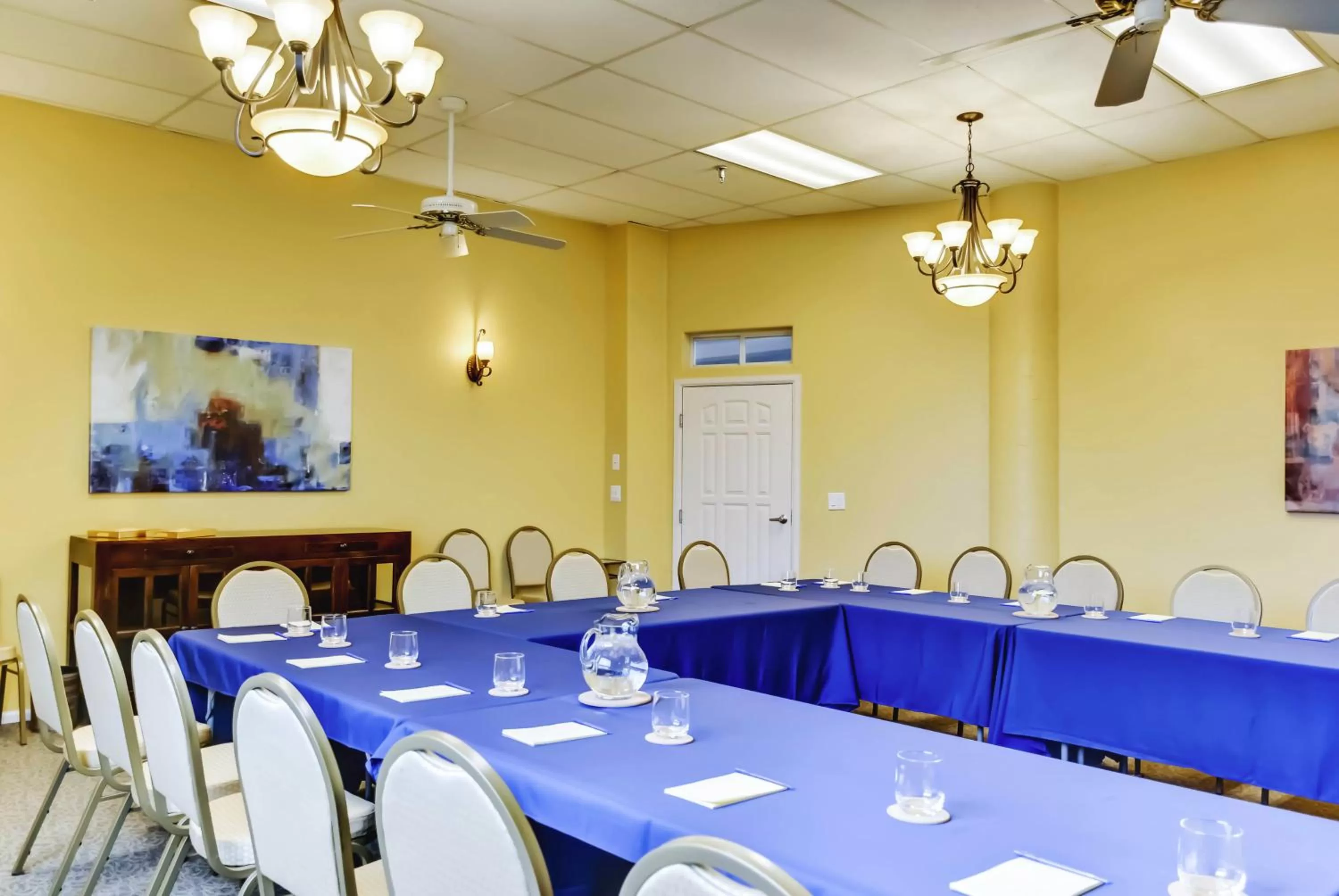 Business facilities in Forest Villas Hotel