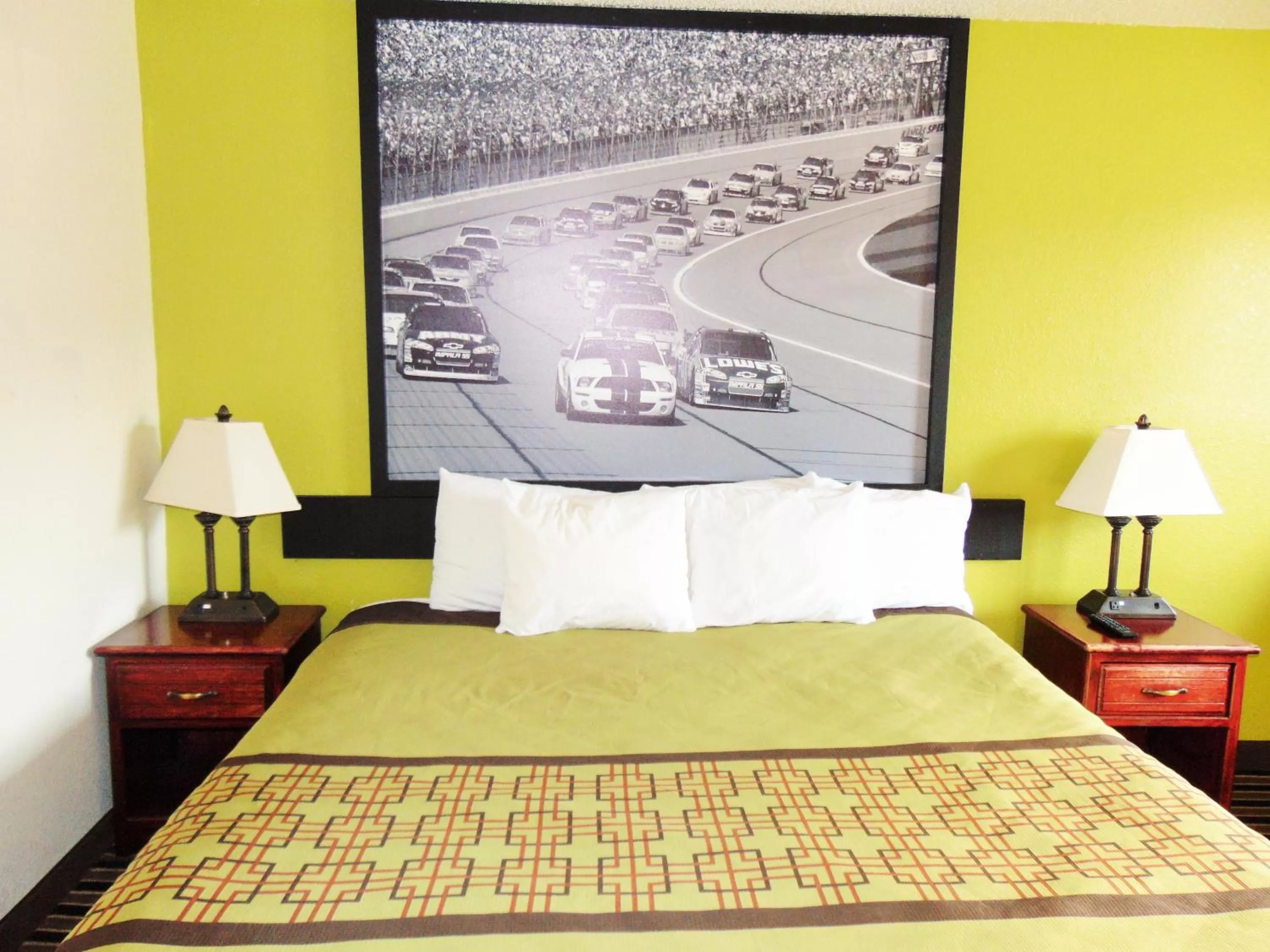 Photo of the whole room, Bed in Super 8 by Wyndham South Boston VA