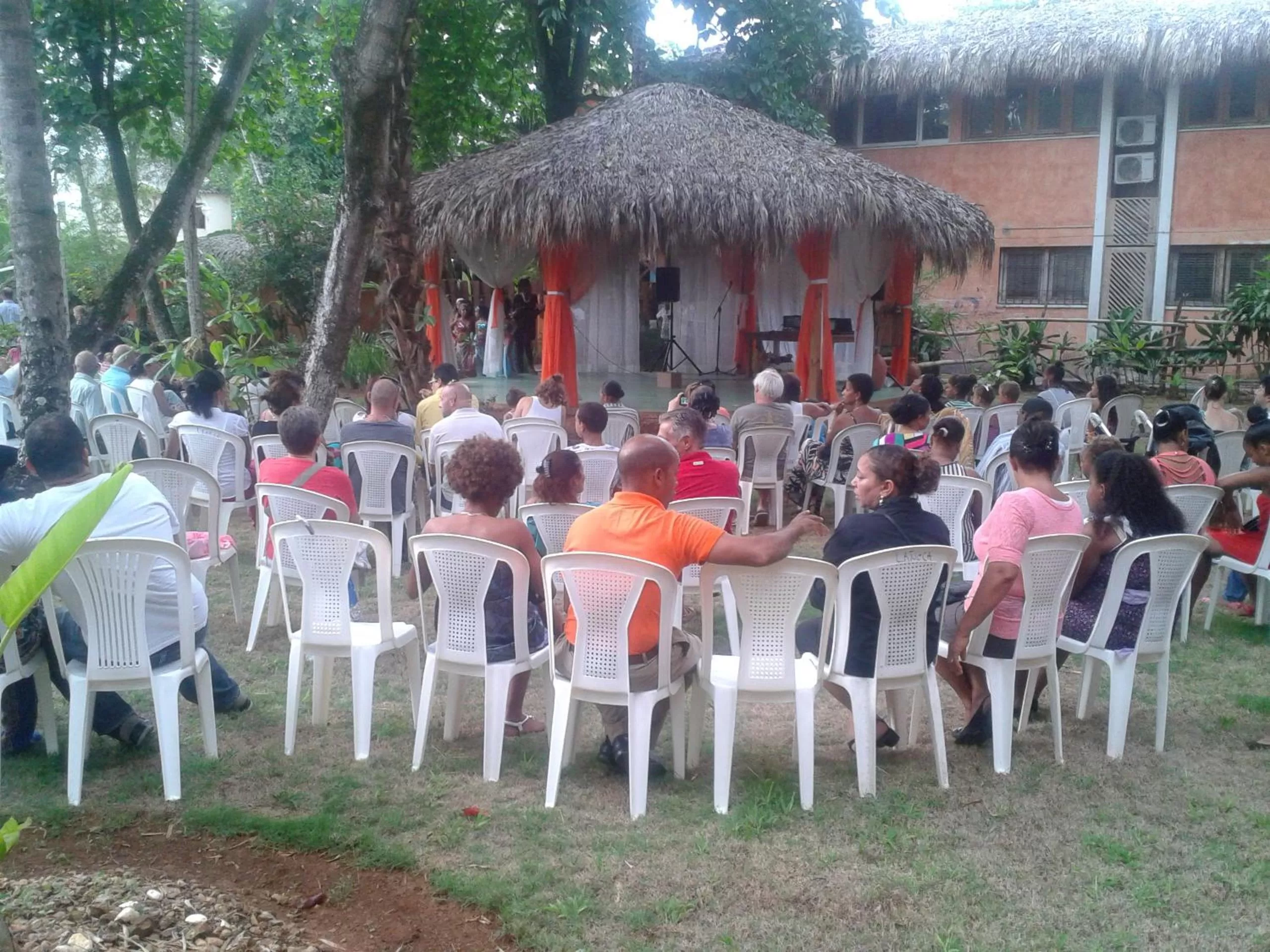 Activities, Restaurant/Places to Eat in La Residencia del Paseo