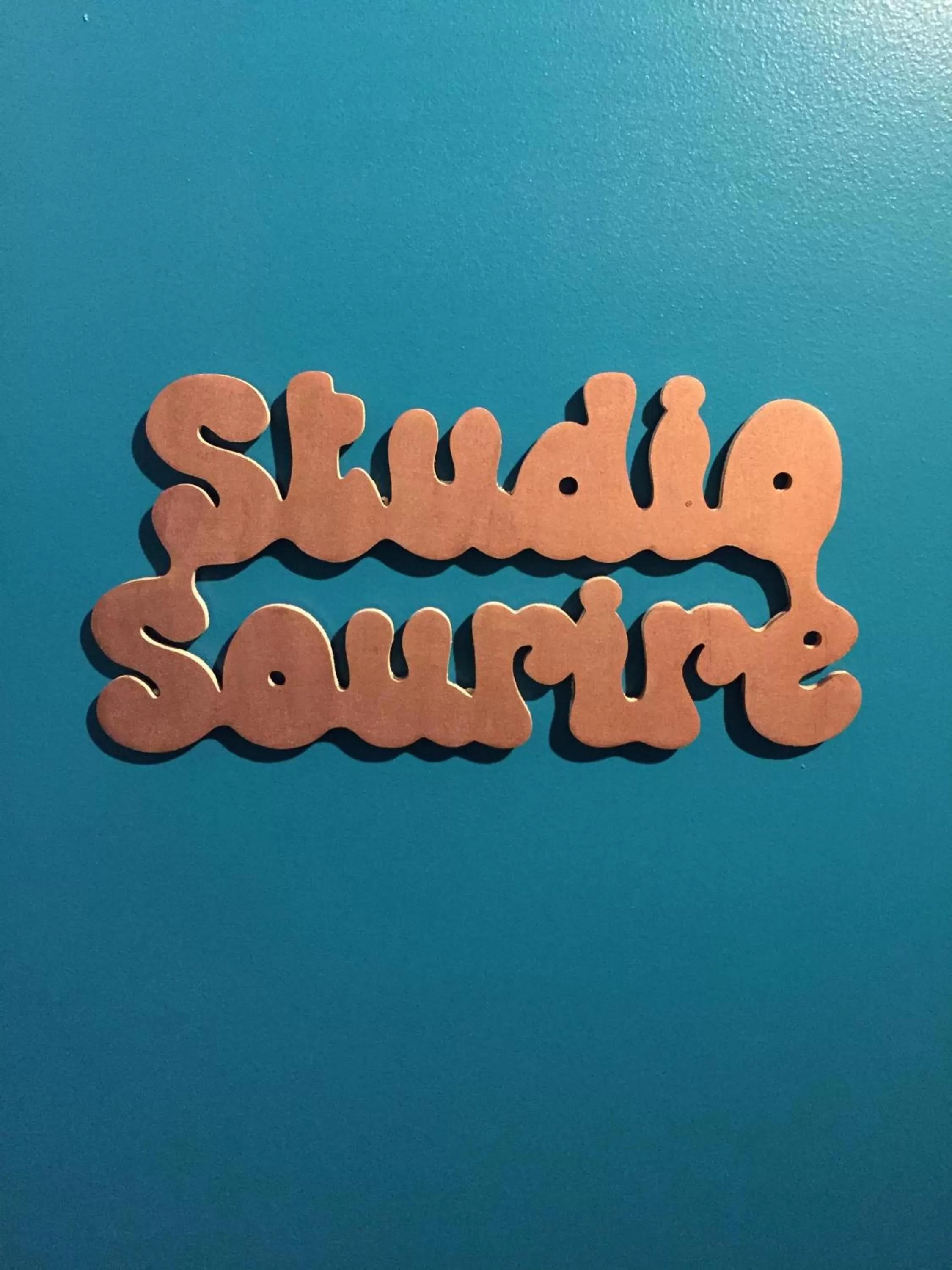 Property logo or sign in 1 Chambre, 1 P'tit dèj', 1 Sourire