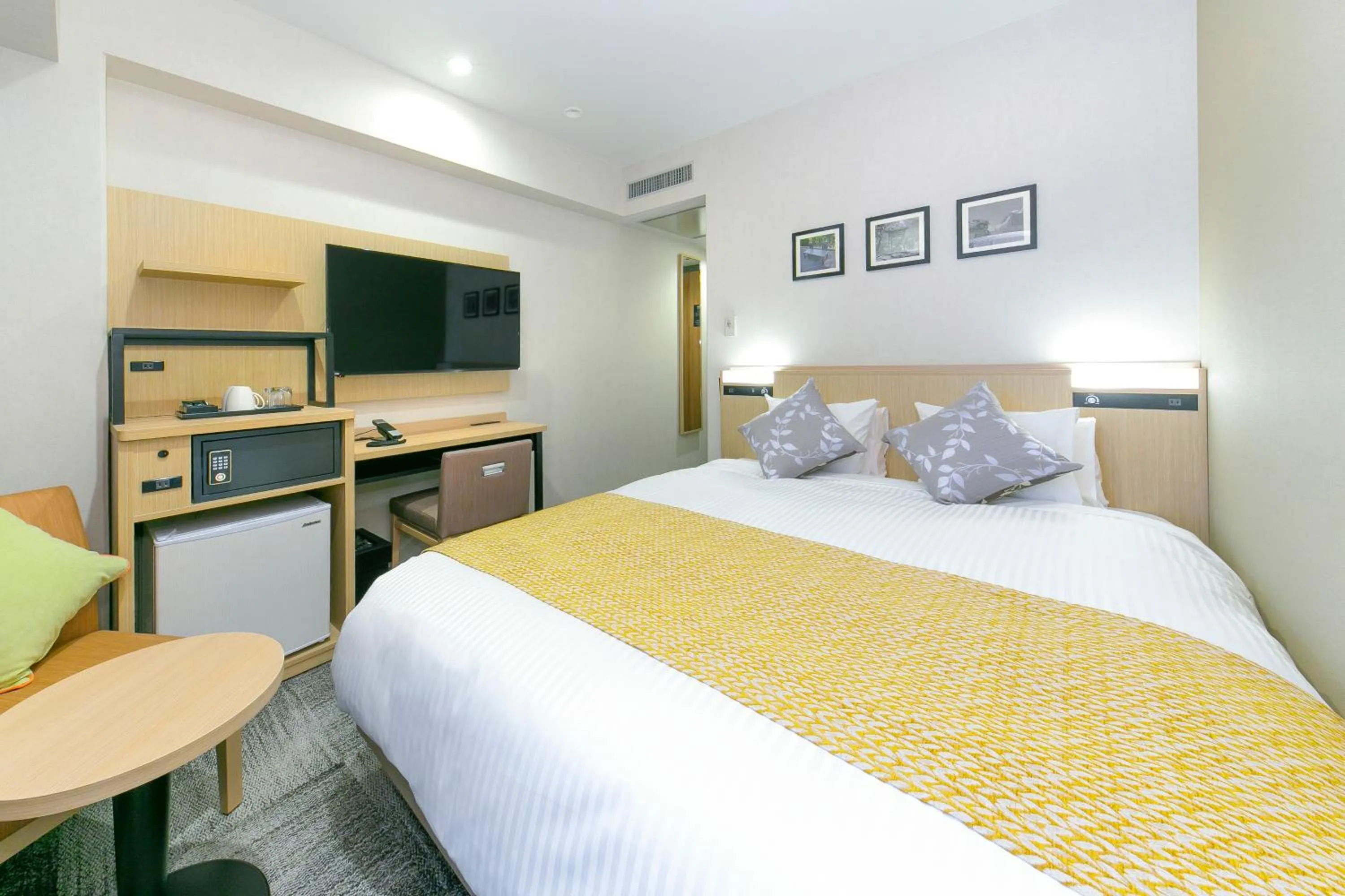 Photo of the whole room, Bed in ART Hotel Oita