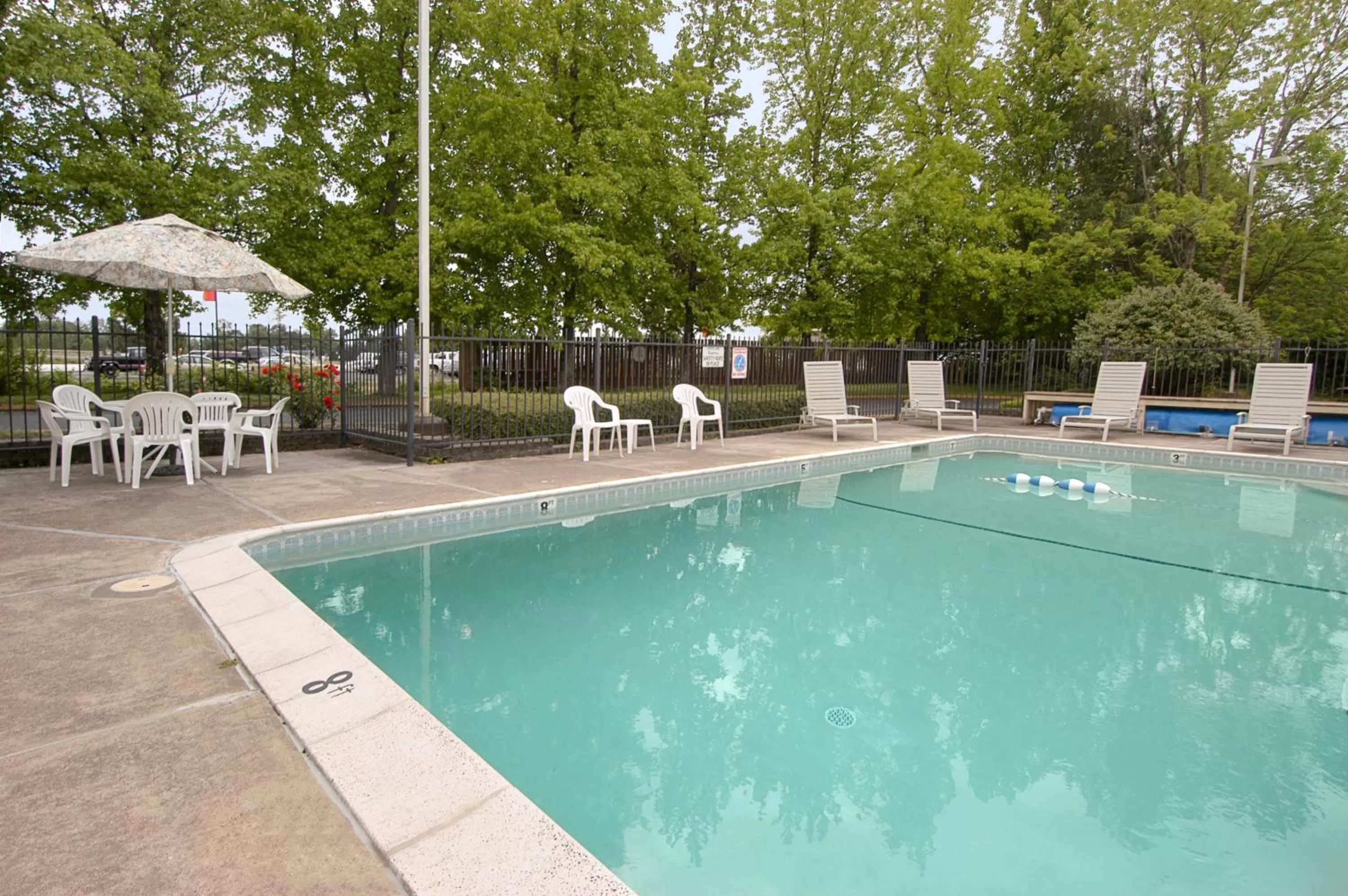 King Suite - Non-Smoking in Days Inn by Wyndham Corvallis