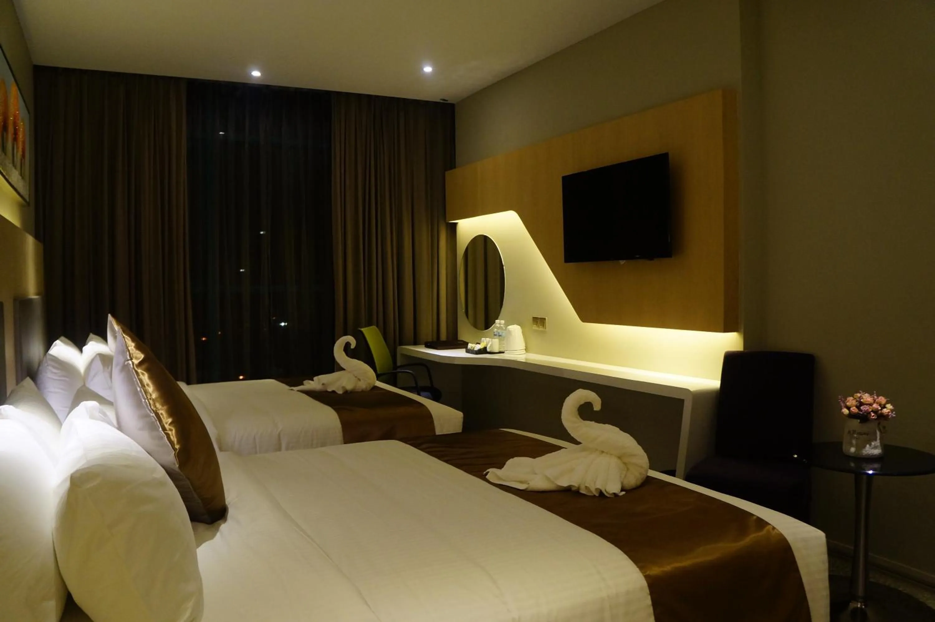 Bedroom, Bed in Greens Hotel & Suites