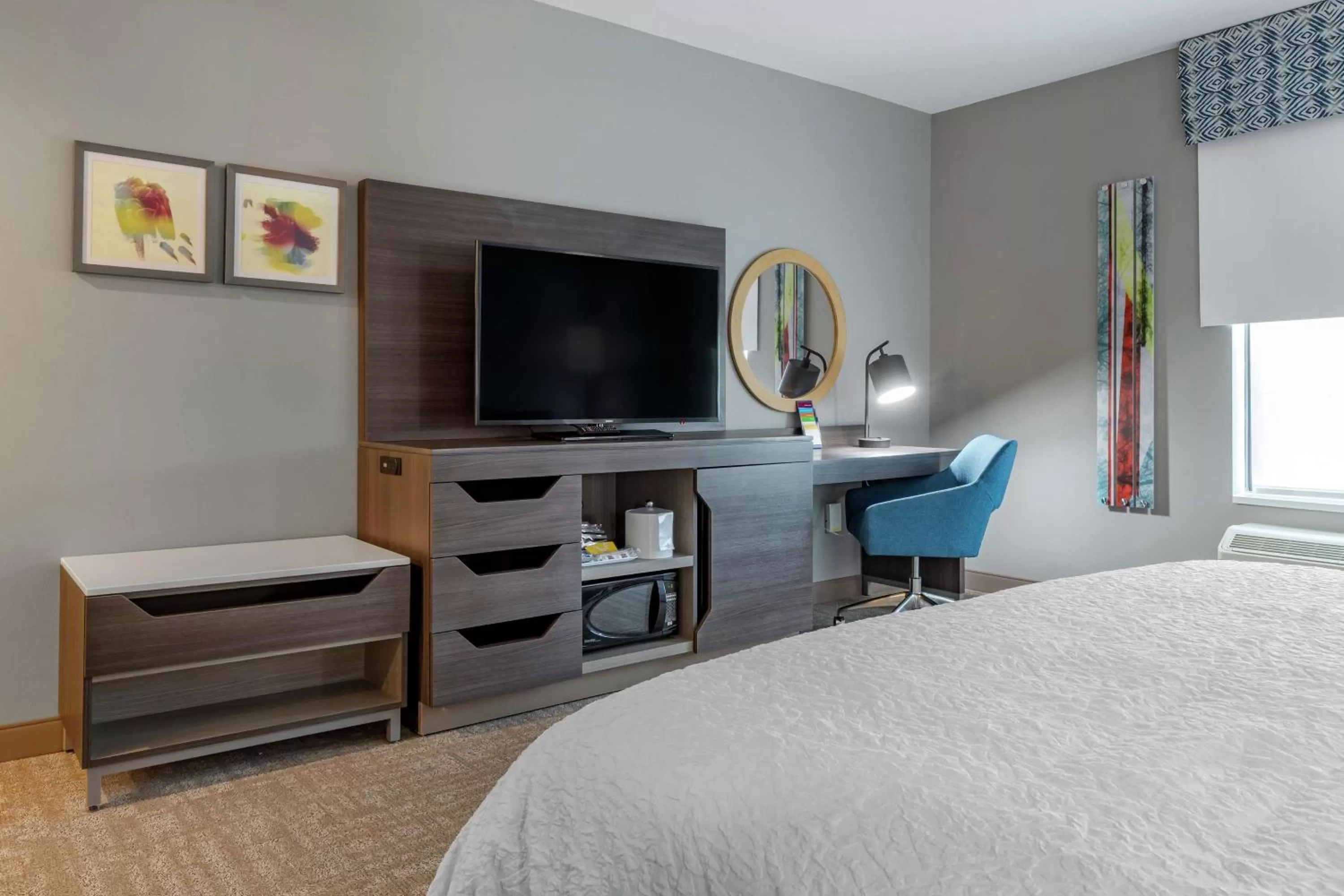 Bedroom, Bed in Hampton Inn Camden, SC