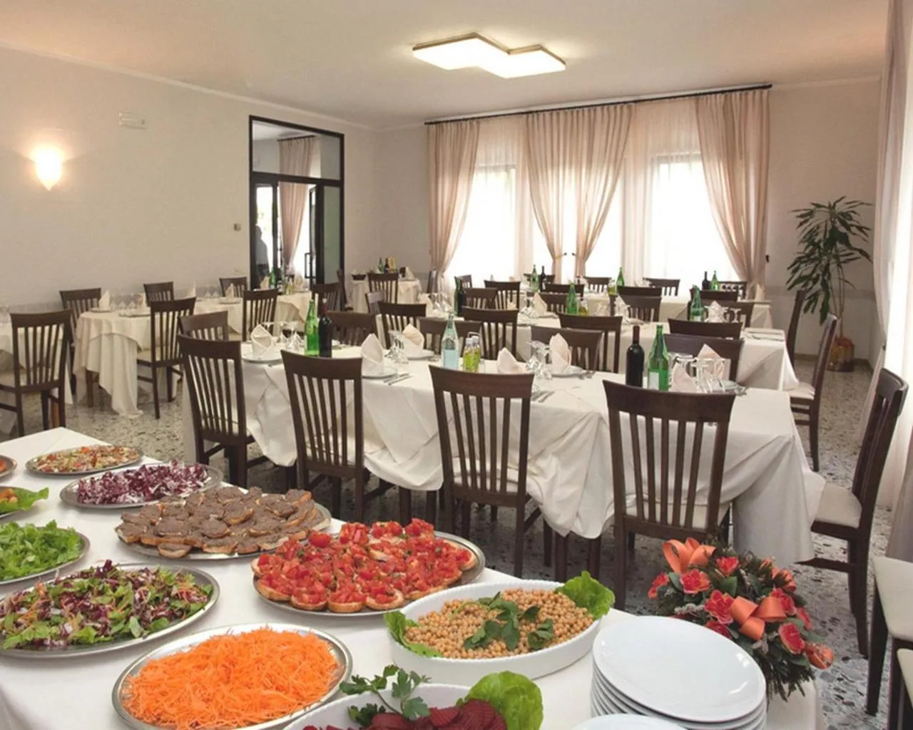 Buffet breakfast in Hotel Perugina