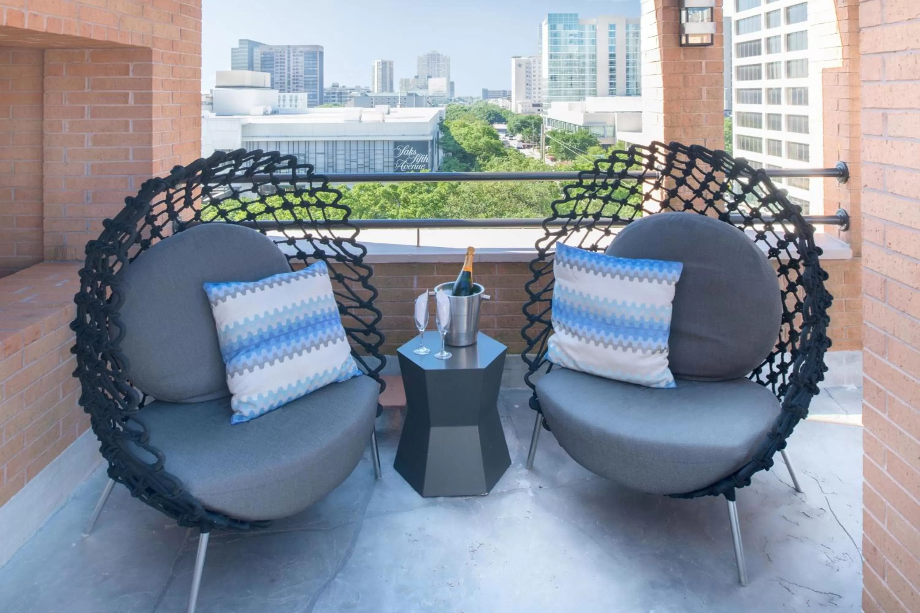 Swimming pool in JW Marriott Houston by the Galleria