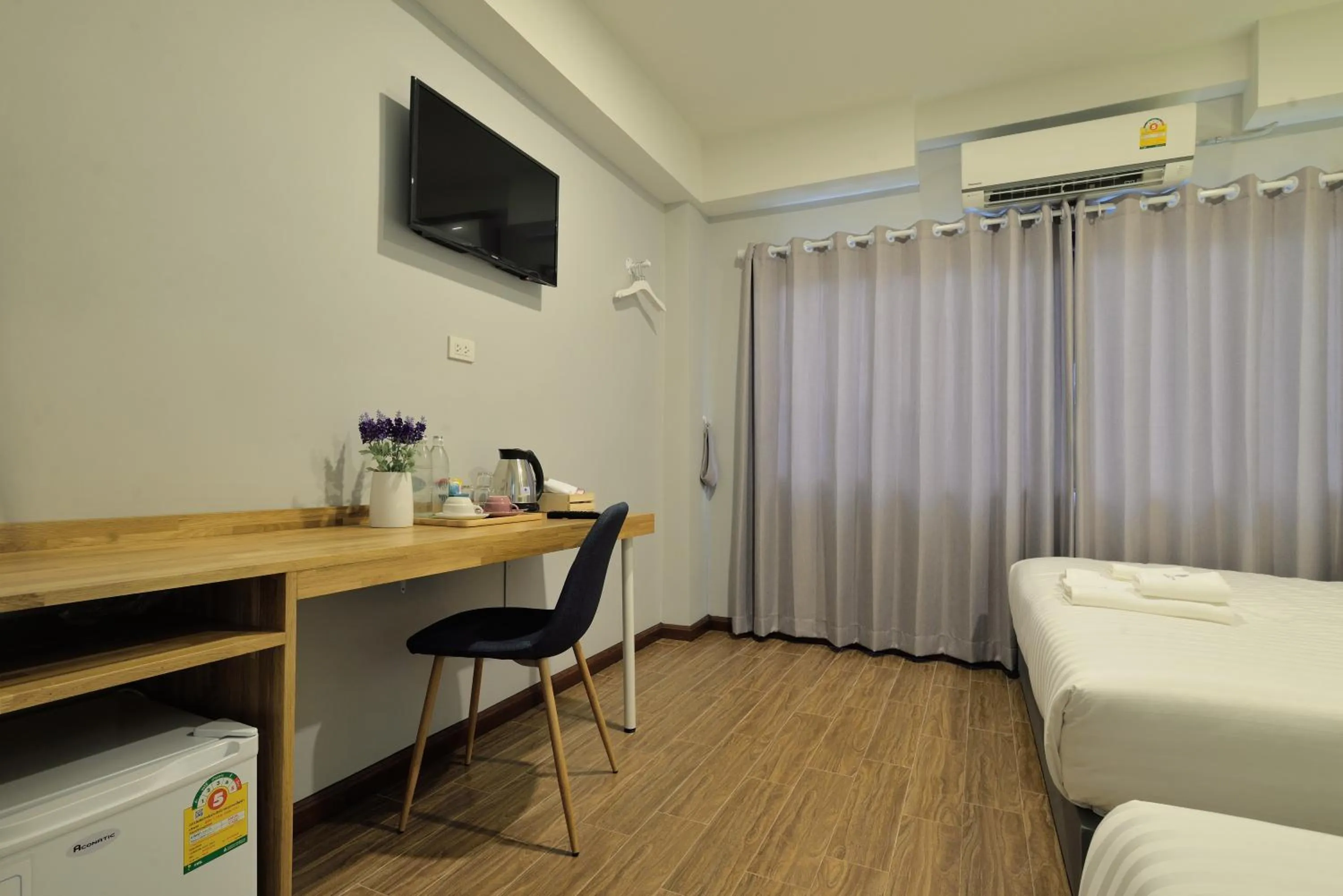 Bedroom, Bed in De Lavender Bangkok Hotel