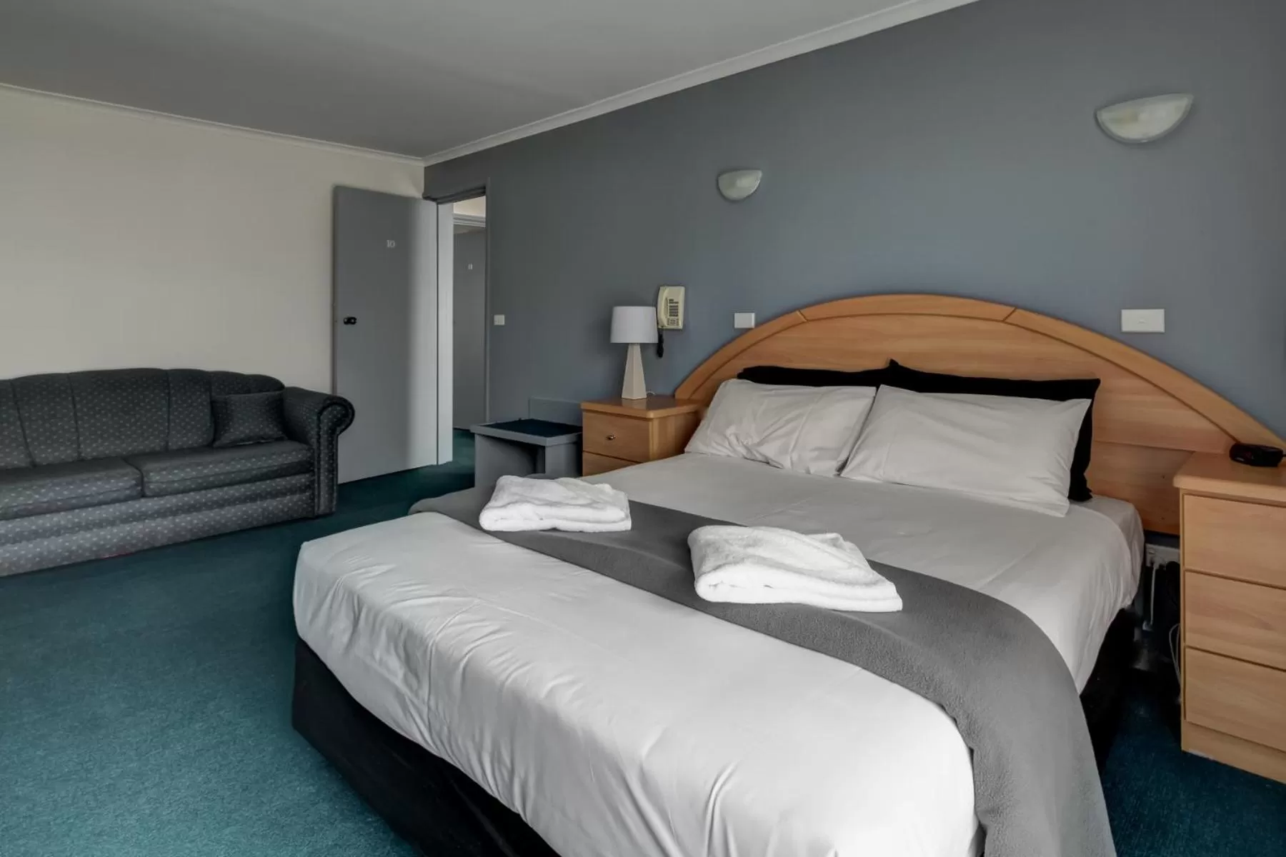 Bedroom, Bed in Central Motel Port Fairy