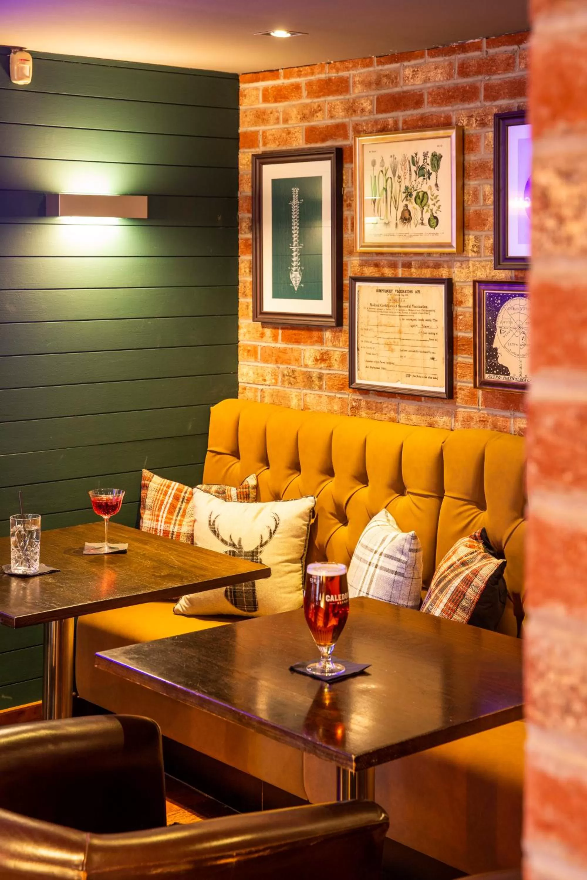 Restaurant/places to eat in Bruntsfield Hotel