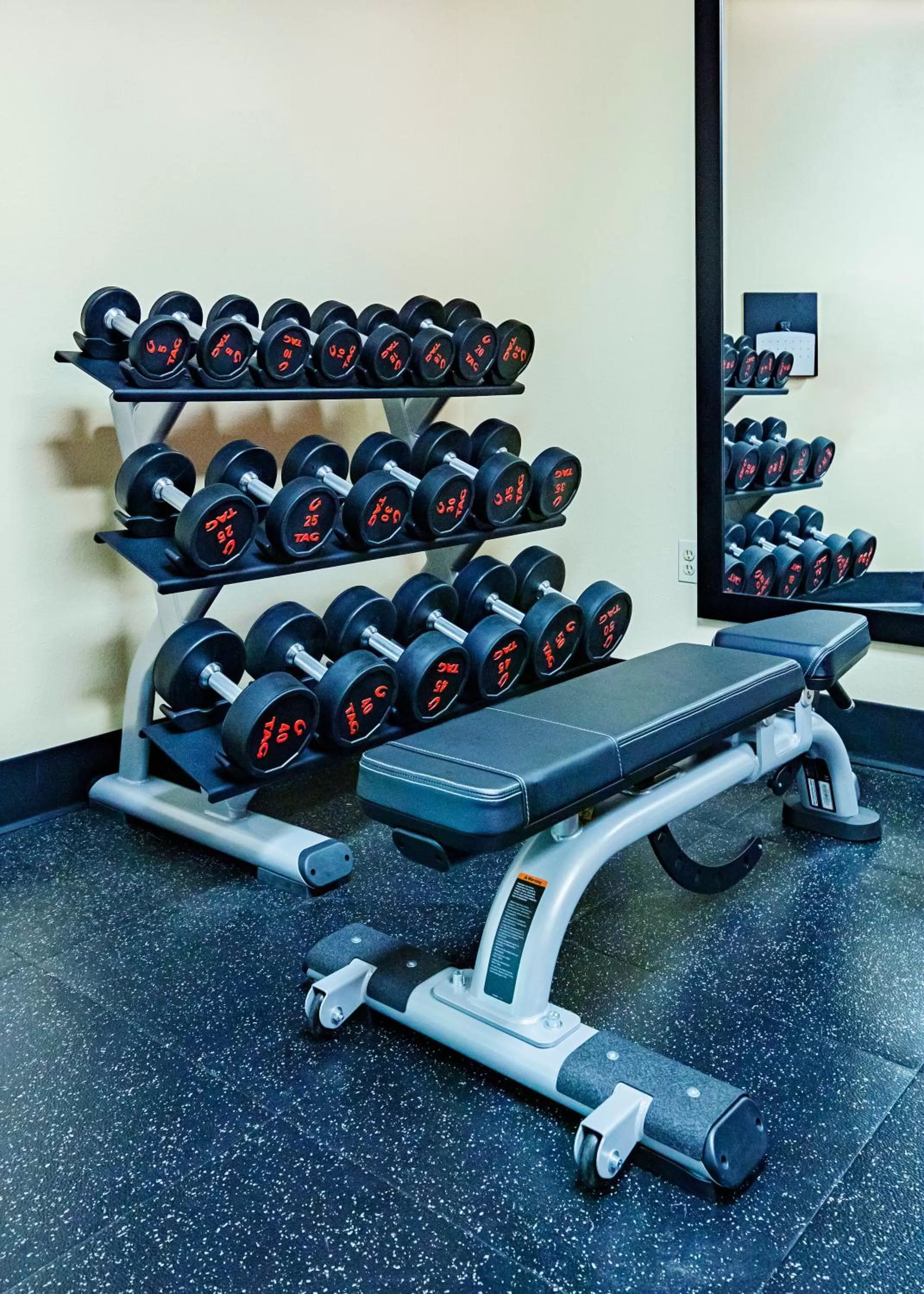 Fitness centre/facilities in Country Inn & Suites by Radisson, Appleton Airport - Fox River Mall Area