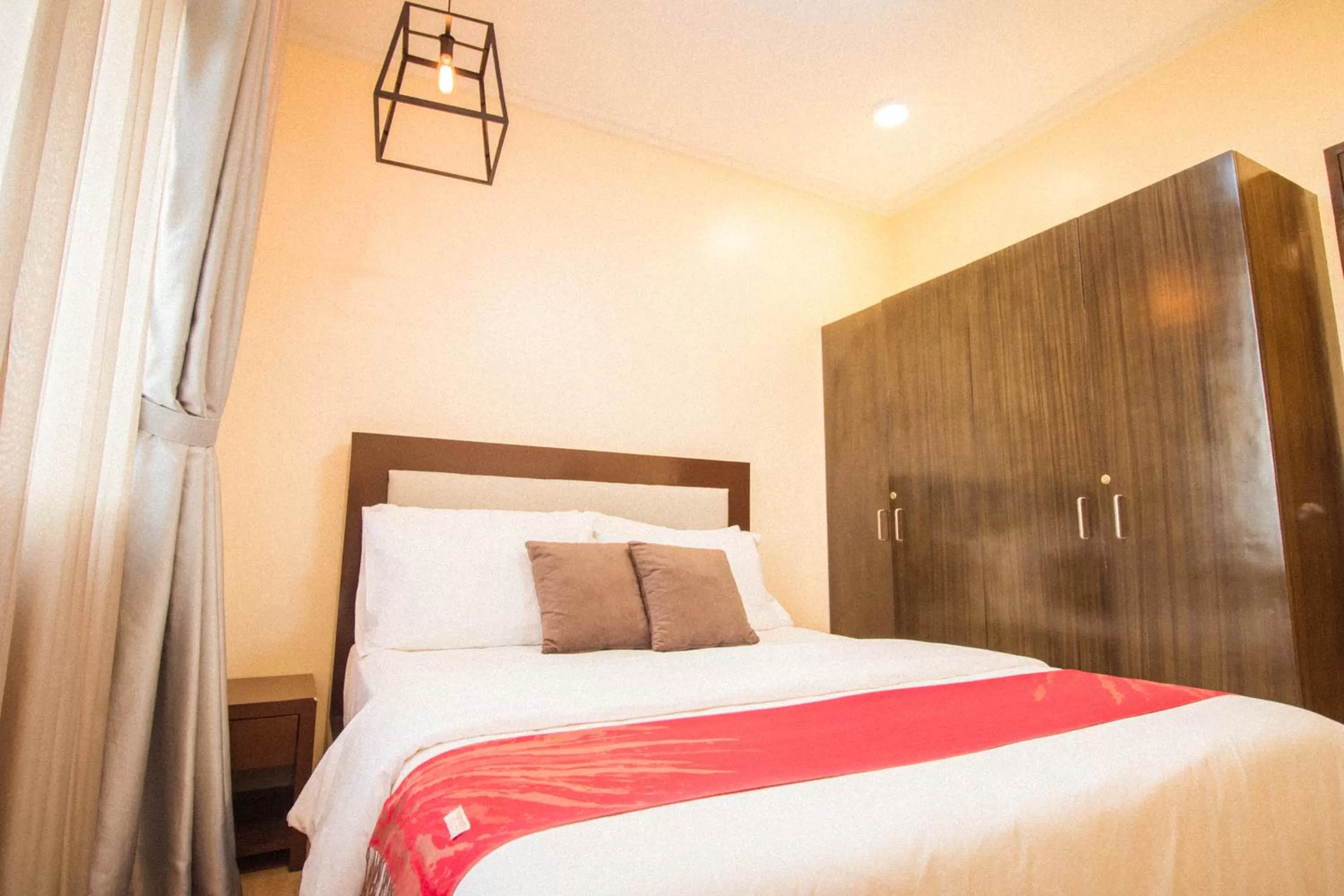 Bed in Bella Villa Coron