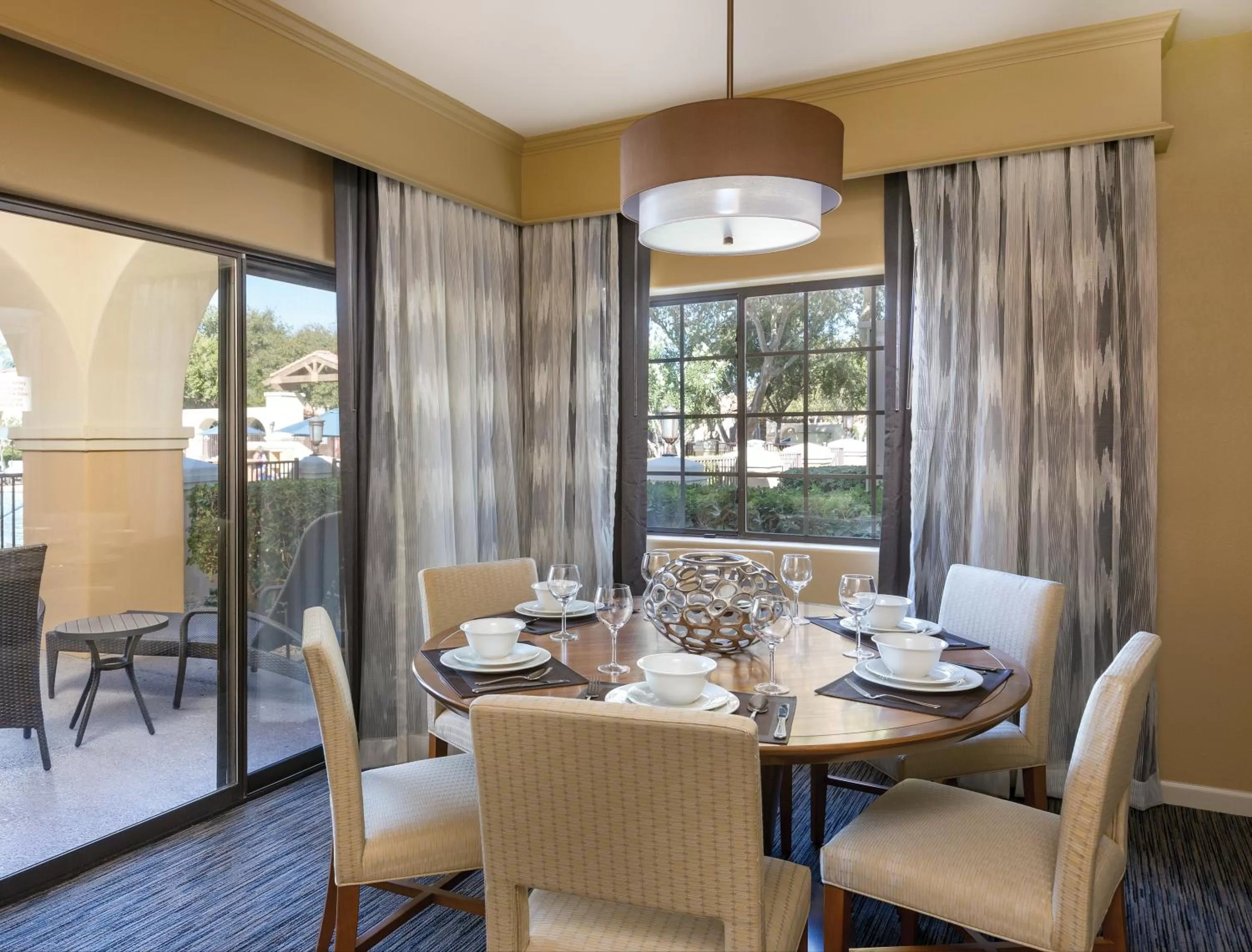 Food and drinks in The Legacy Golf Resort