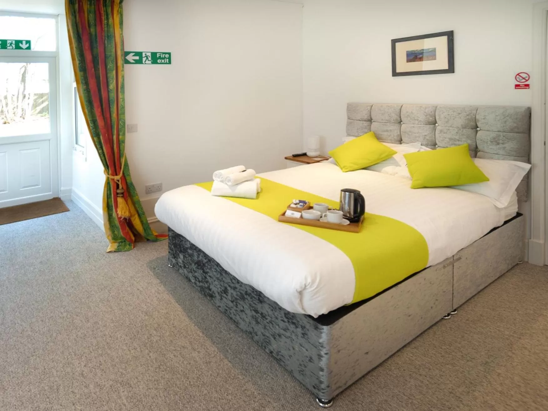 Bedroom, Bed in Drumdevan Country House, Inverness