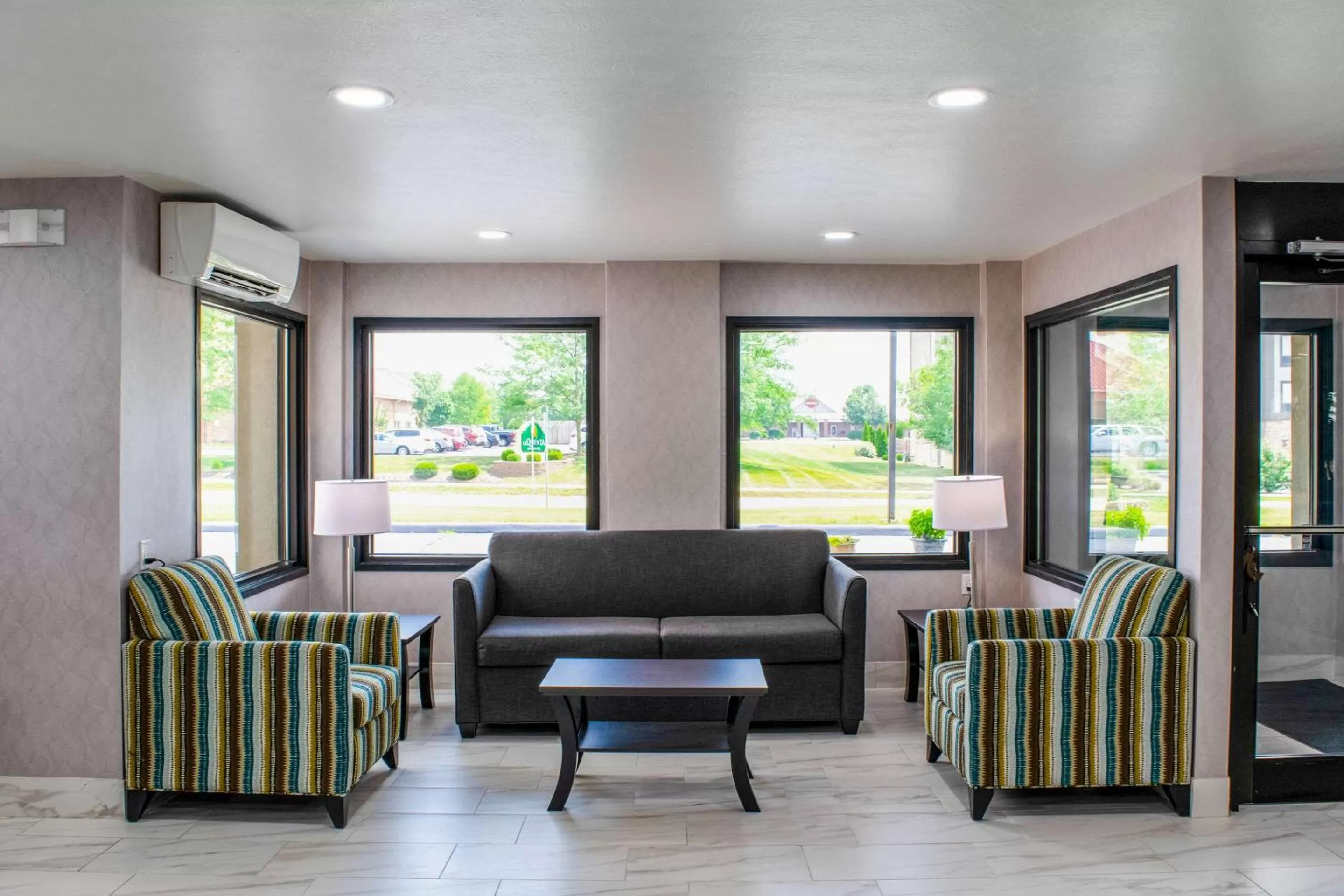 Lobby or reception in Quality Inn Plainfield - Indianapolis West