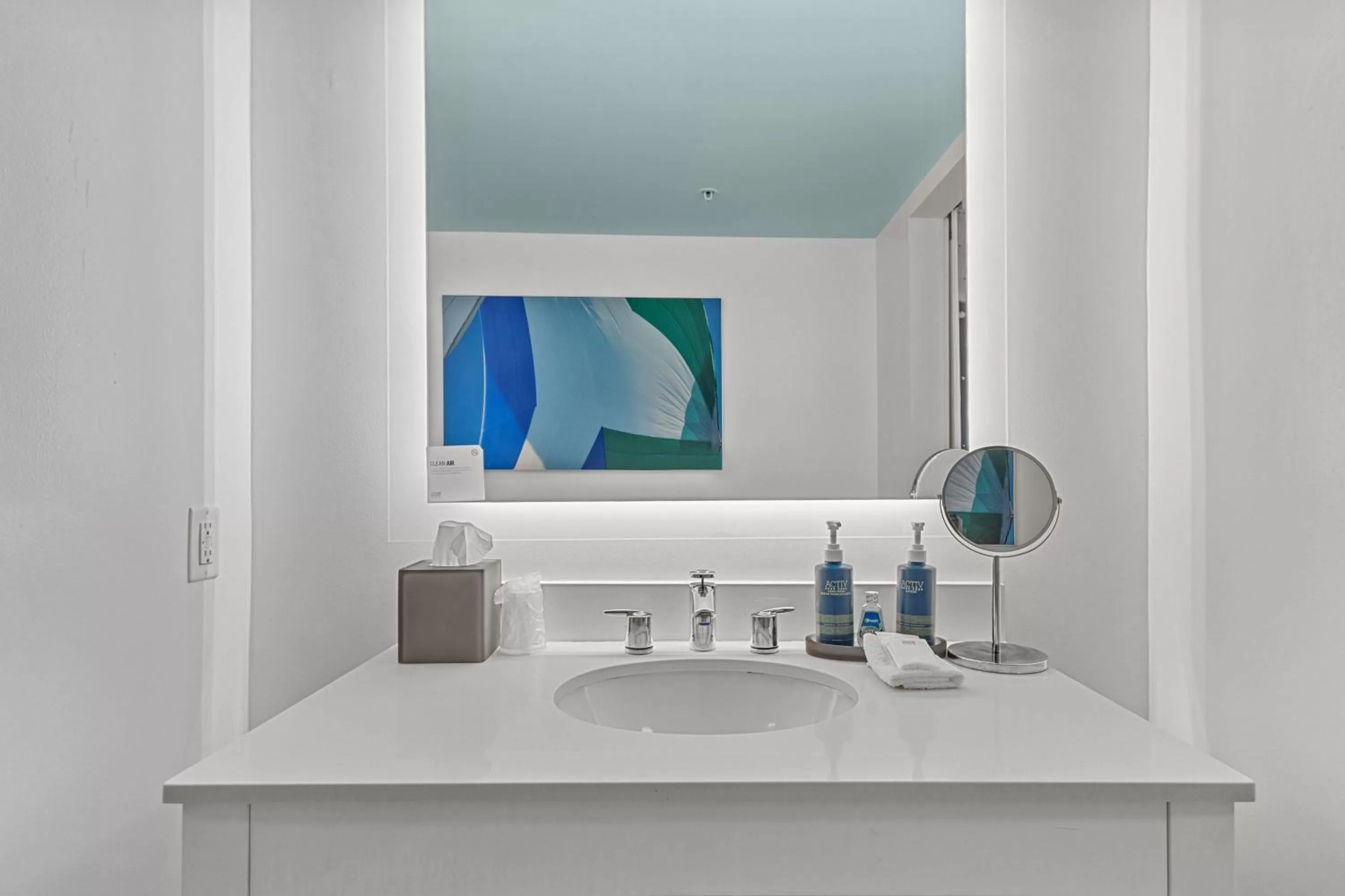 Bathroom in Four Points by Sheraton Punta Gorda Harborside