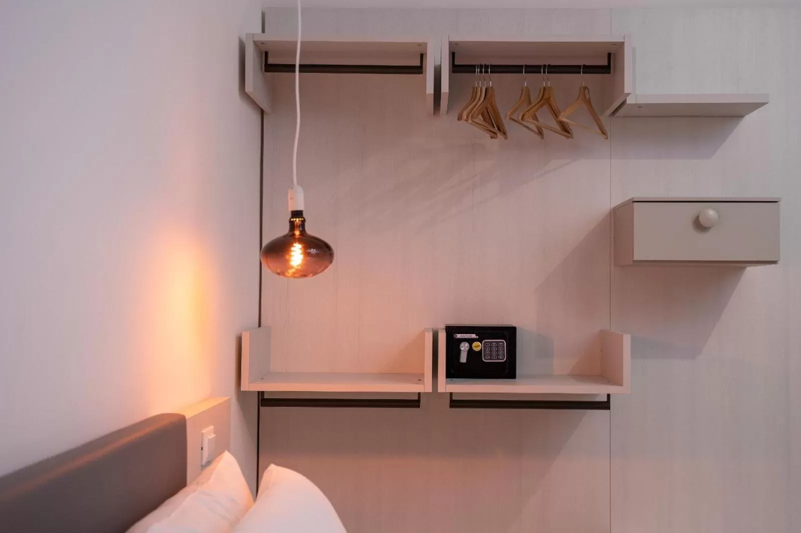 safe, Bed in Sorrento B&amp;D Rooms